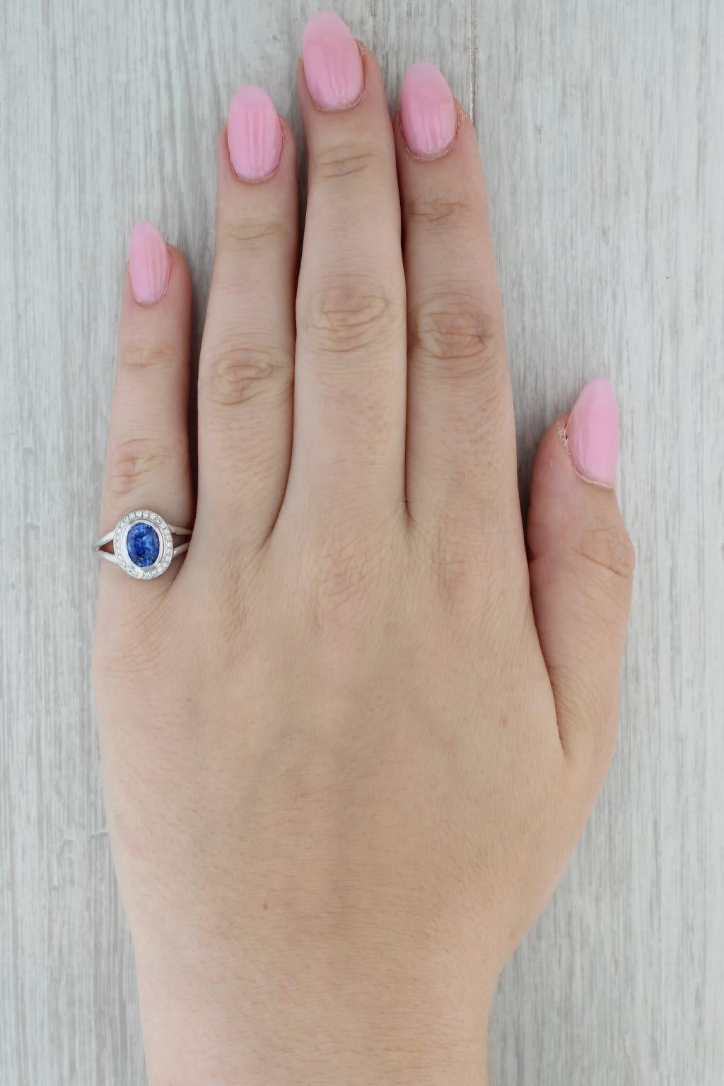 Anello con diamante e zaffiro blu ovale da 1,77 carati in oro bianco 18 carati, misura 6,25 in vendita 4