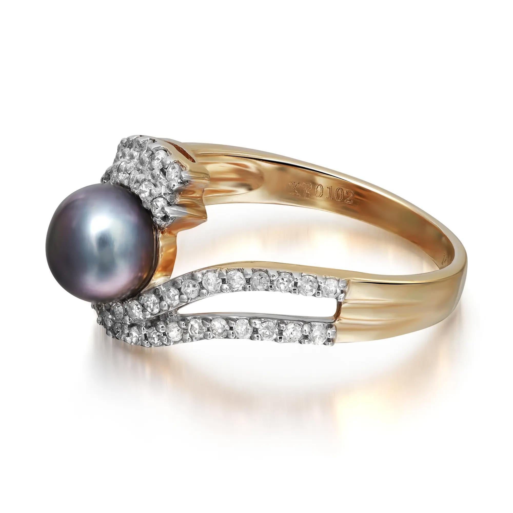 Modern 1.77Ctw Tahitian Pearl And 0.35Ctw Diamond Ladies Cocktail Ring 14K Yellow Gold For Sale