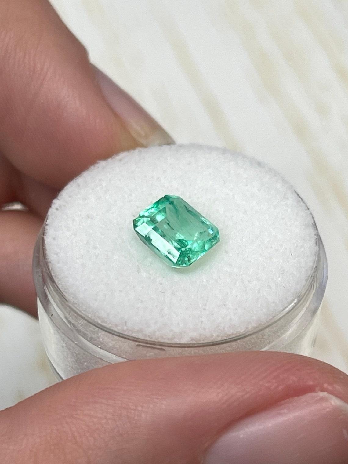 Donna 1,78 Carati 7,5x7 Verde Limite Taglio Asscher Smeraldo Colombiano - Gemma di Maggio in vendita