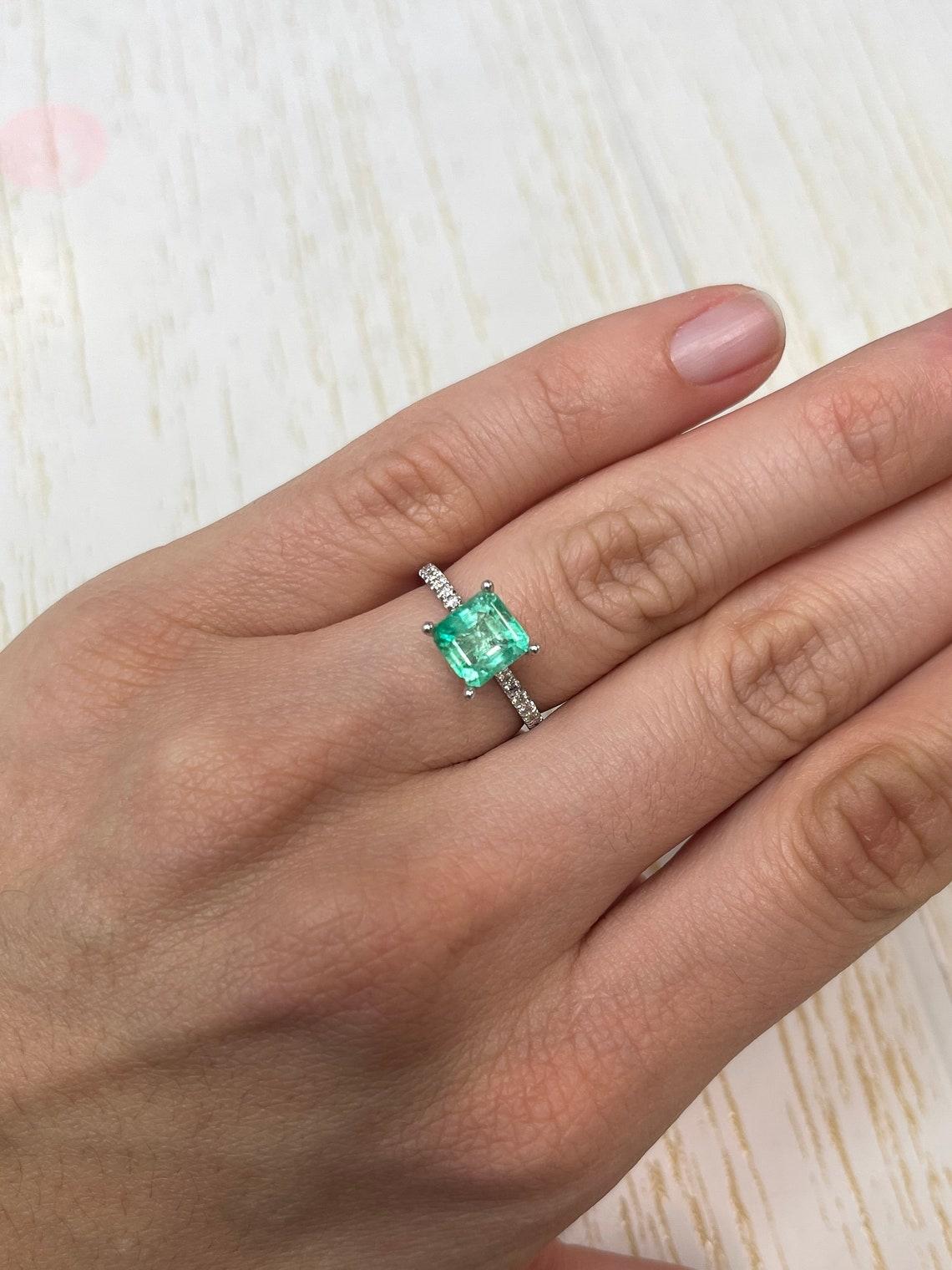 1,78 Carati 7,5x7 Verde Limite Taglio Asscher Smeraldo Colombiano - Gemma di Maggio in vendita 3
