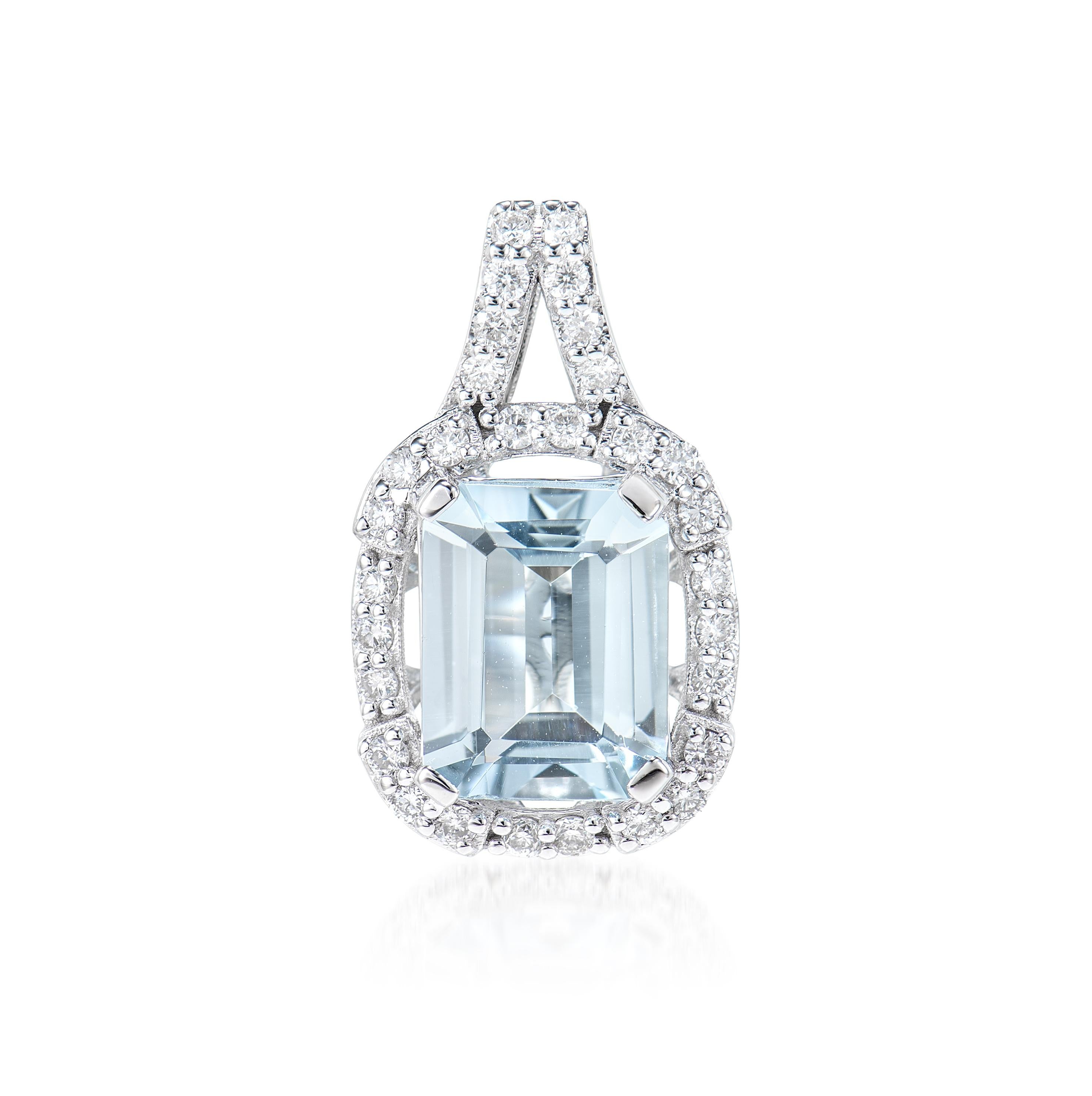Contemporain Pendentif aigue-marine de 1,78 carat en or blanc 18 carats avec diamant blanc. en vente