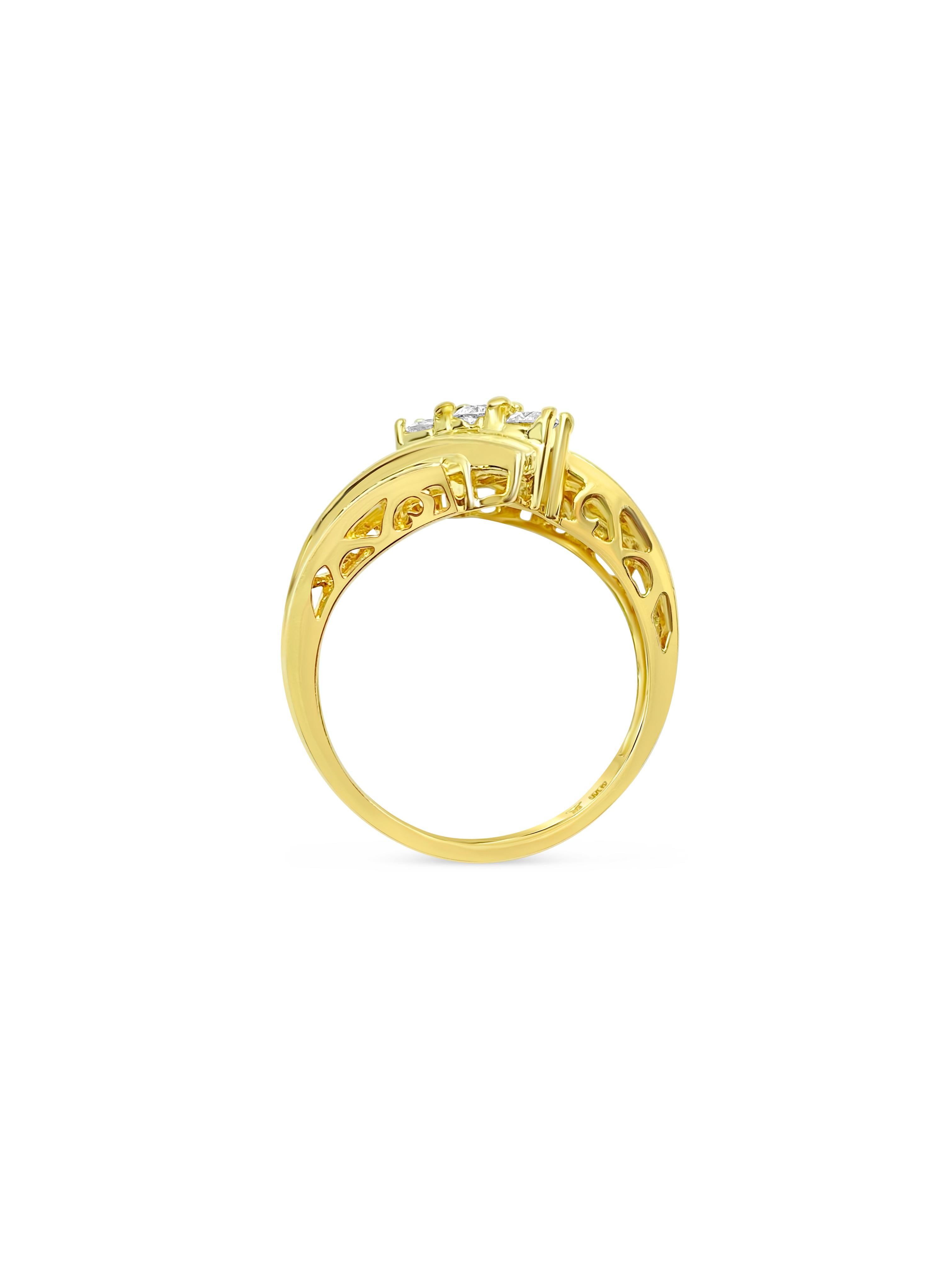 1.78 Karat Diamant-Cluster-Verlobungsring für sie (Mittelalterlich) im Angebot