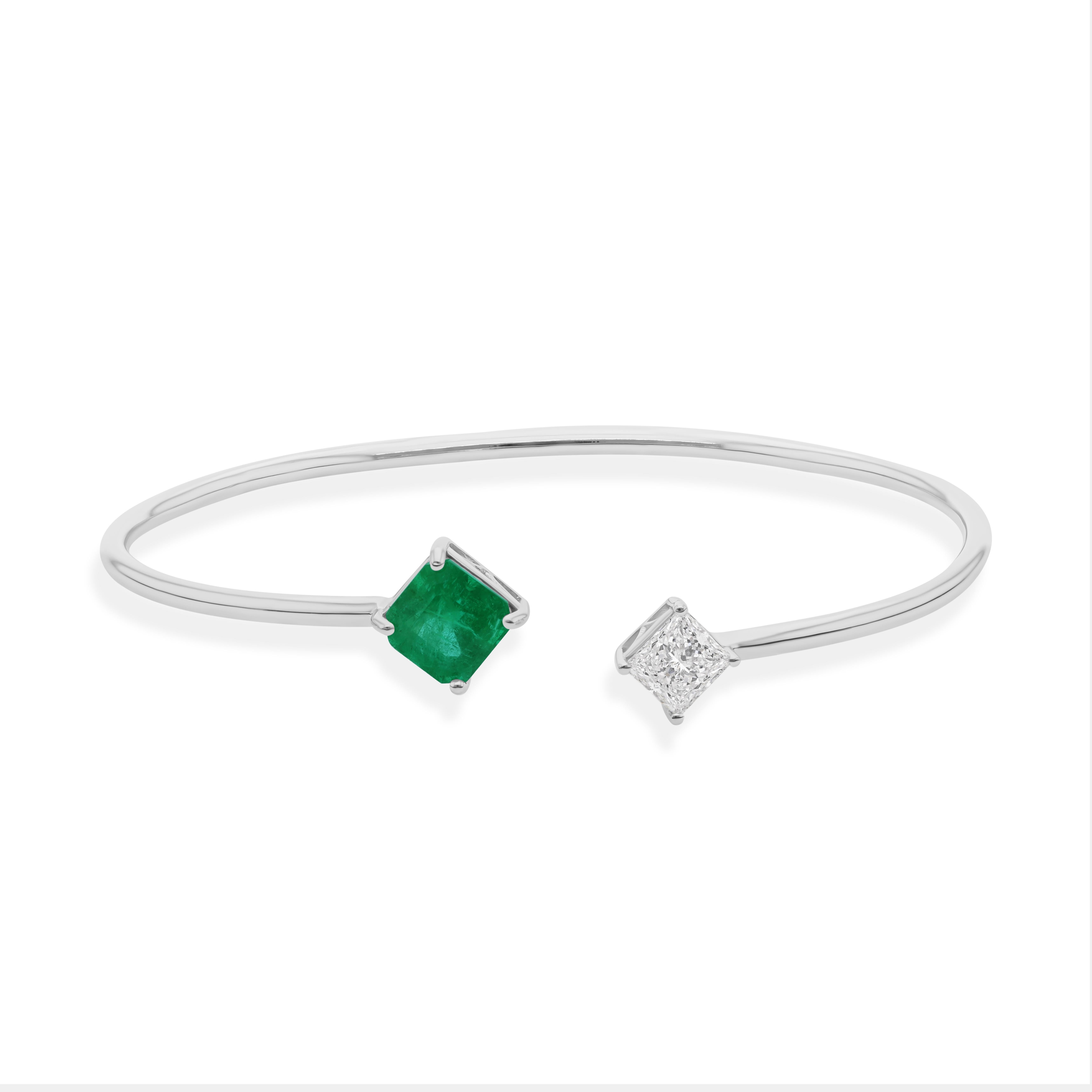 1.78 Carat Emerald 0.75 Ct SI/H Diamond Cuff Bangle Bracelet 14 Karat White Gold For Sale 1