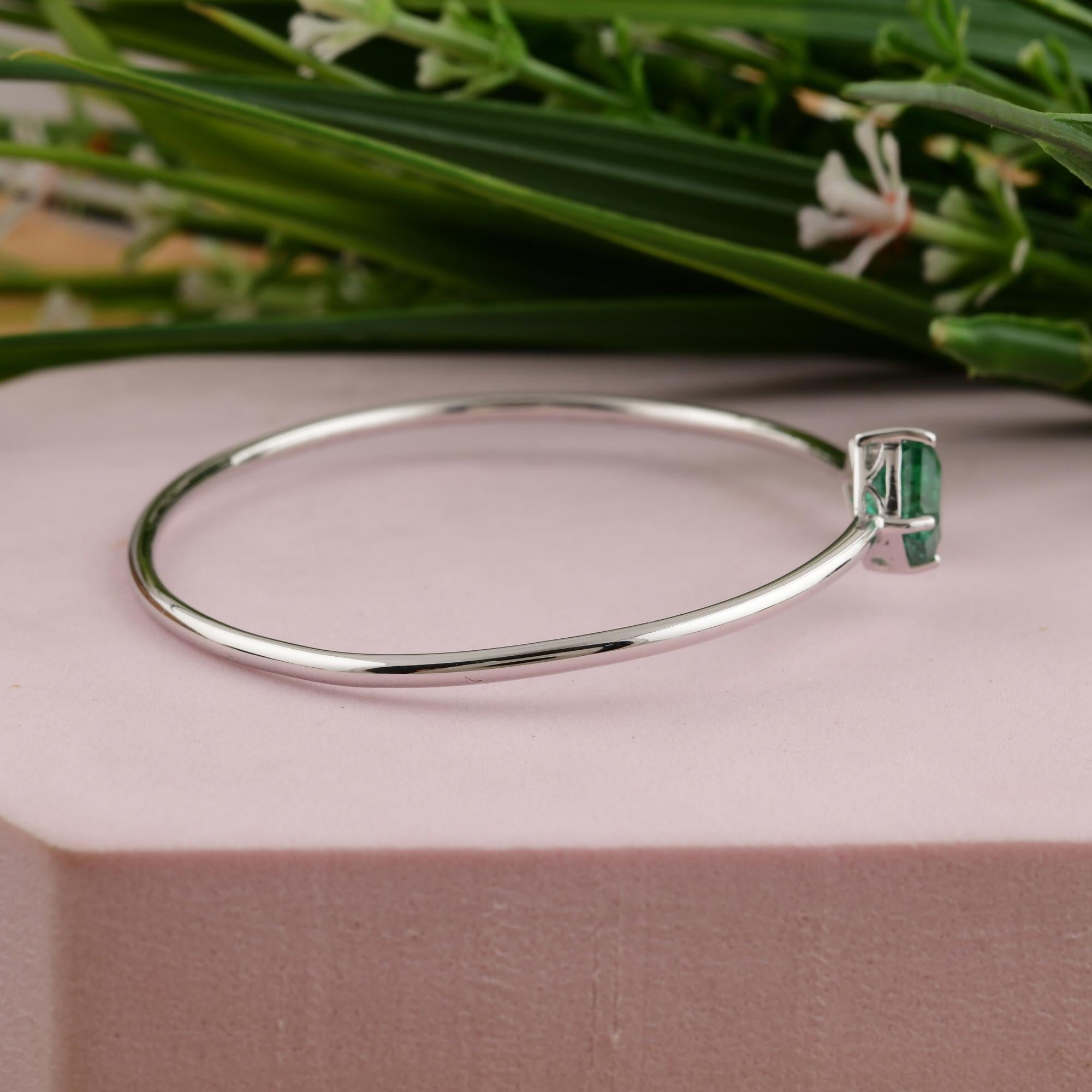 1,78 Karat Smaragd 0,75 Karat SI/H Diamant Manschettenknopf Armband 18 Karat Weißgold (Moderne) im Angebot