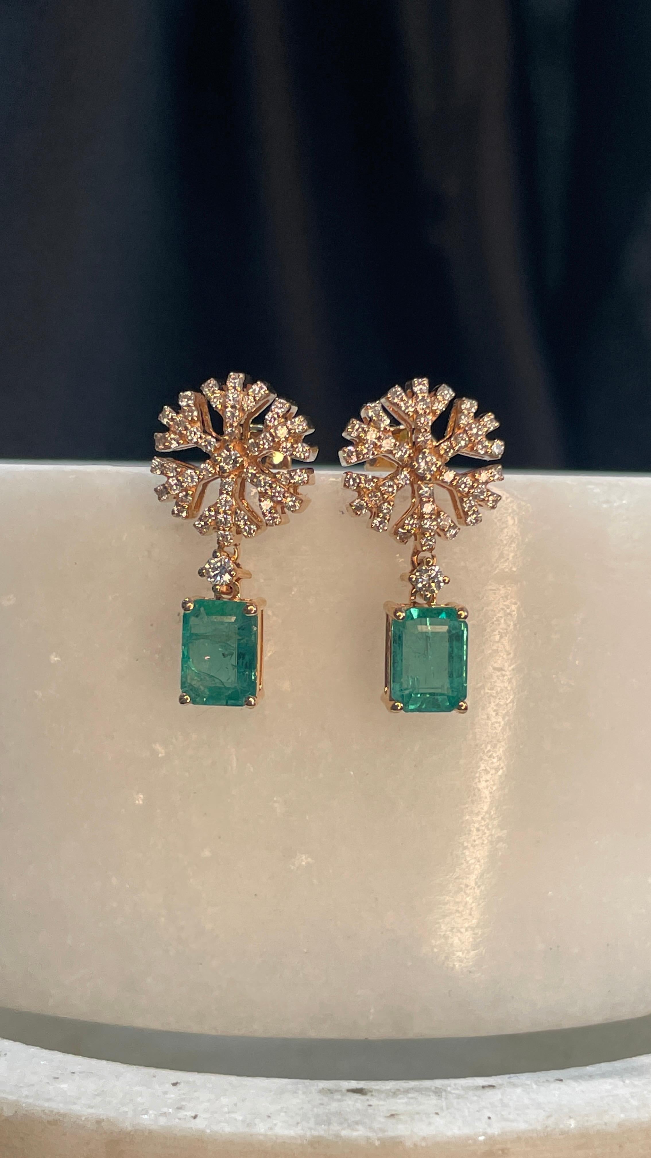 1.78 Carat Emerald Floral Drop Earrings in 18K Rose Gold with Diamonds  In New Condition For Sale In Houston, TX