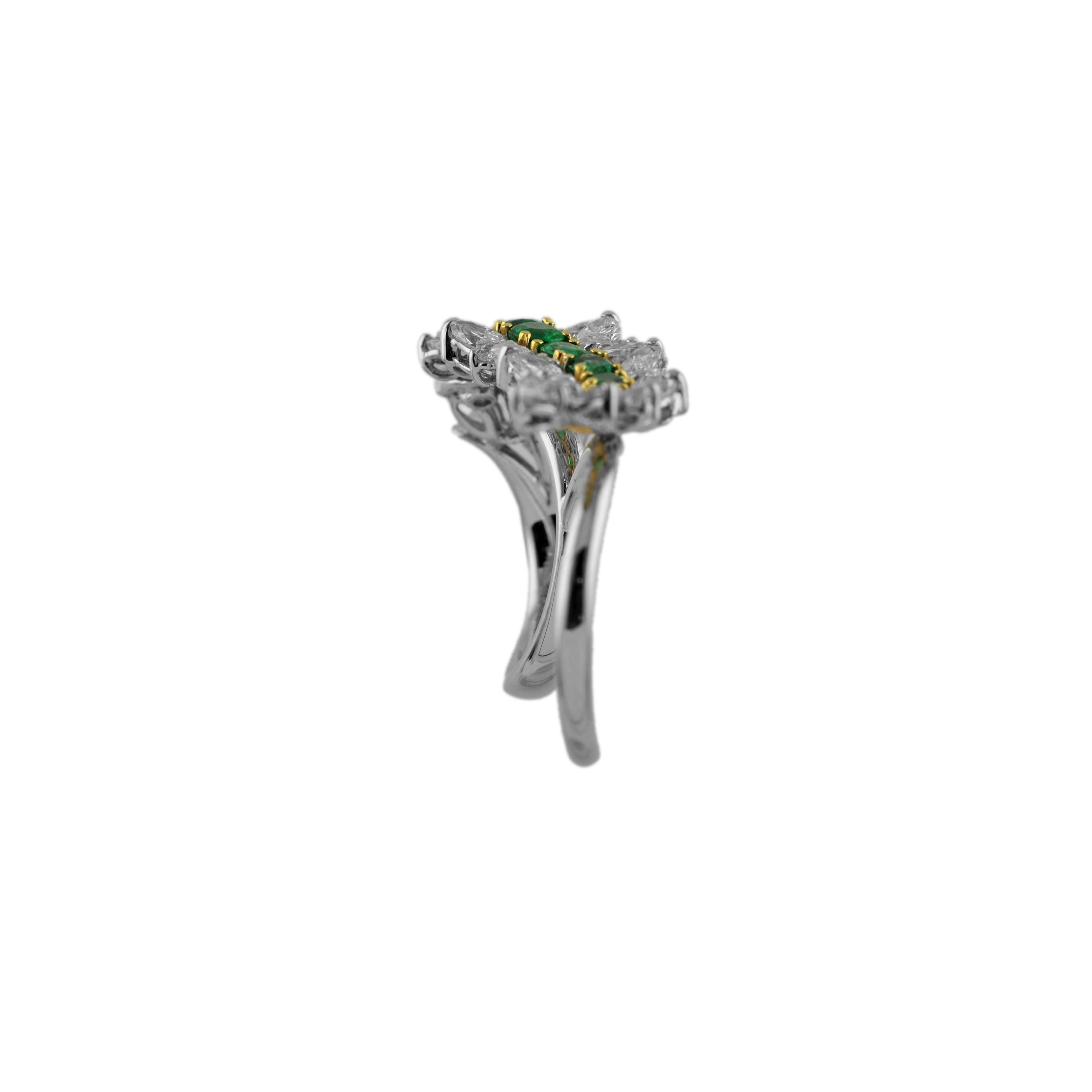 1.78 Carat Emerald with Diamonds 18 Karat White Gold Ring In New Condition For Sale In Istanbul, TR