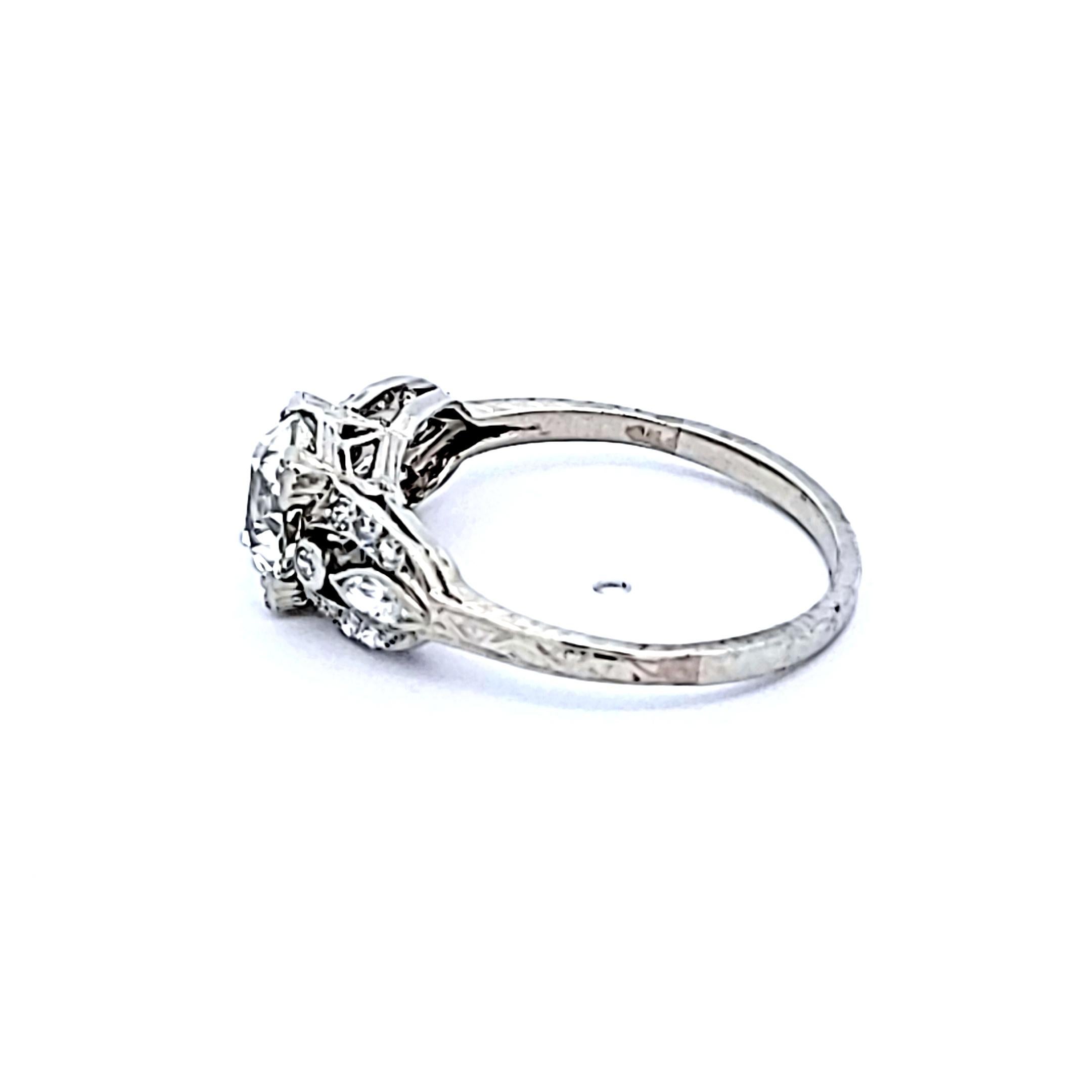Titre :
1.78 Carat Old European Cut I VS1 and Marquis Shape Diamond Platinum Art Deco Ring (Bague Art Déco en platine)
Le style :
Art déco
Métal :
Platine
Pierre précieuse 1 :
Diamant de 1,65 carat
Nombre de pierres :
1
Couleur :
I
La clarté
