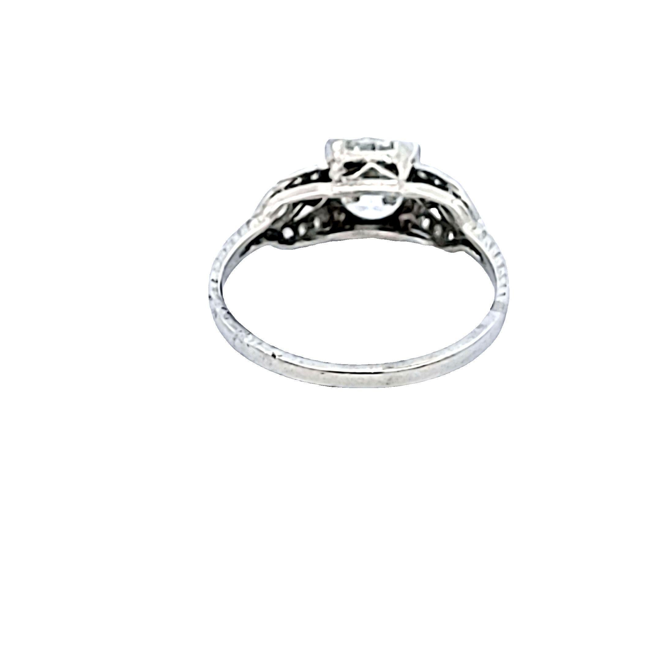 Bague Art déco en platine de 1,78 carat de diamants de taille européenne ancienne et de forme marquis en vente 1