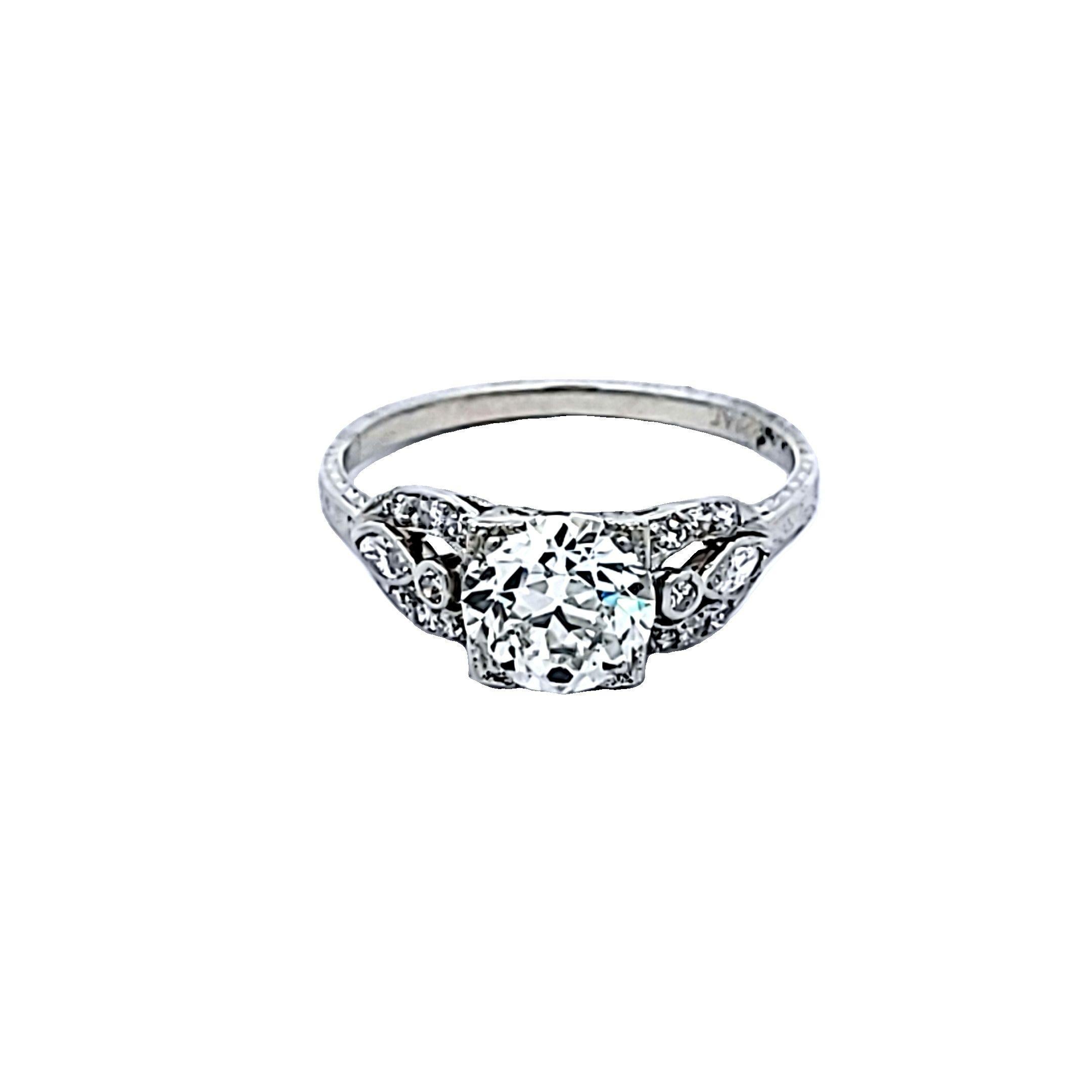 Bague Art déco en platine de 1,78 carat de diamants de taille européenne ancienne et de forme marquis en vente 3