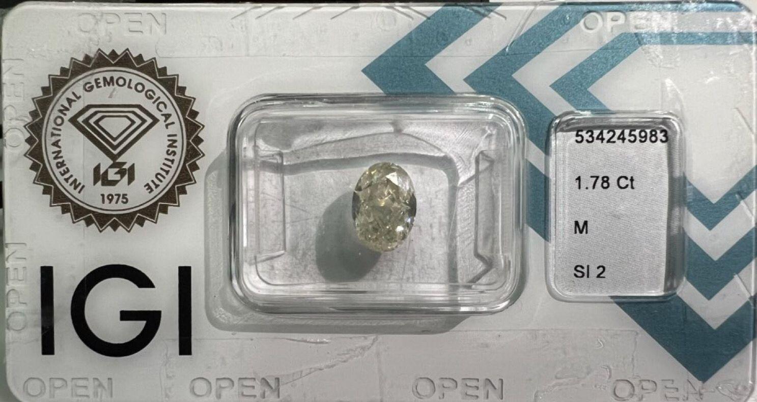 1.78 Carat Oval Shaped Diamond SI2 Clarity IGI Certified In New Condition For Sale In Kowloon, HK