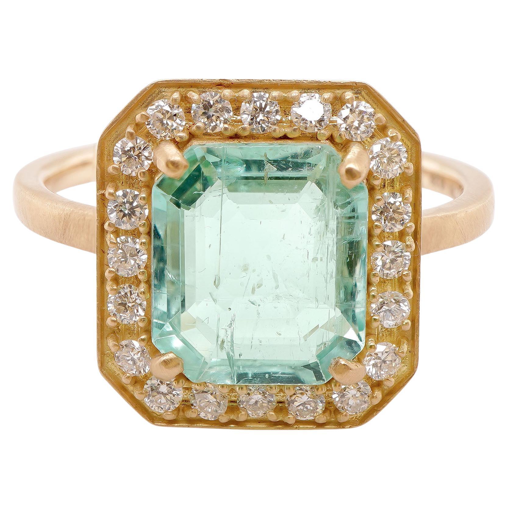 1.78 Carat pastel Color Colombian Emerald Diamond Solitaire Wedding Ring 18K For Sale