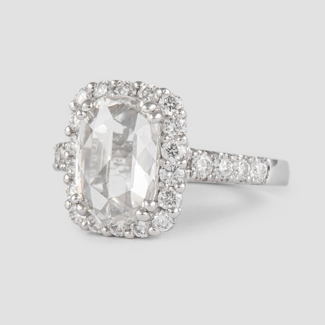 1,78 Karat Diamant im Rosenschliff mit Halo Verlobungsring aus 18 Karat Weißgold (Moderne) im Angebot