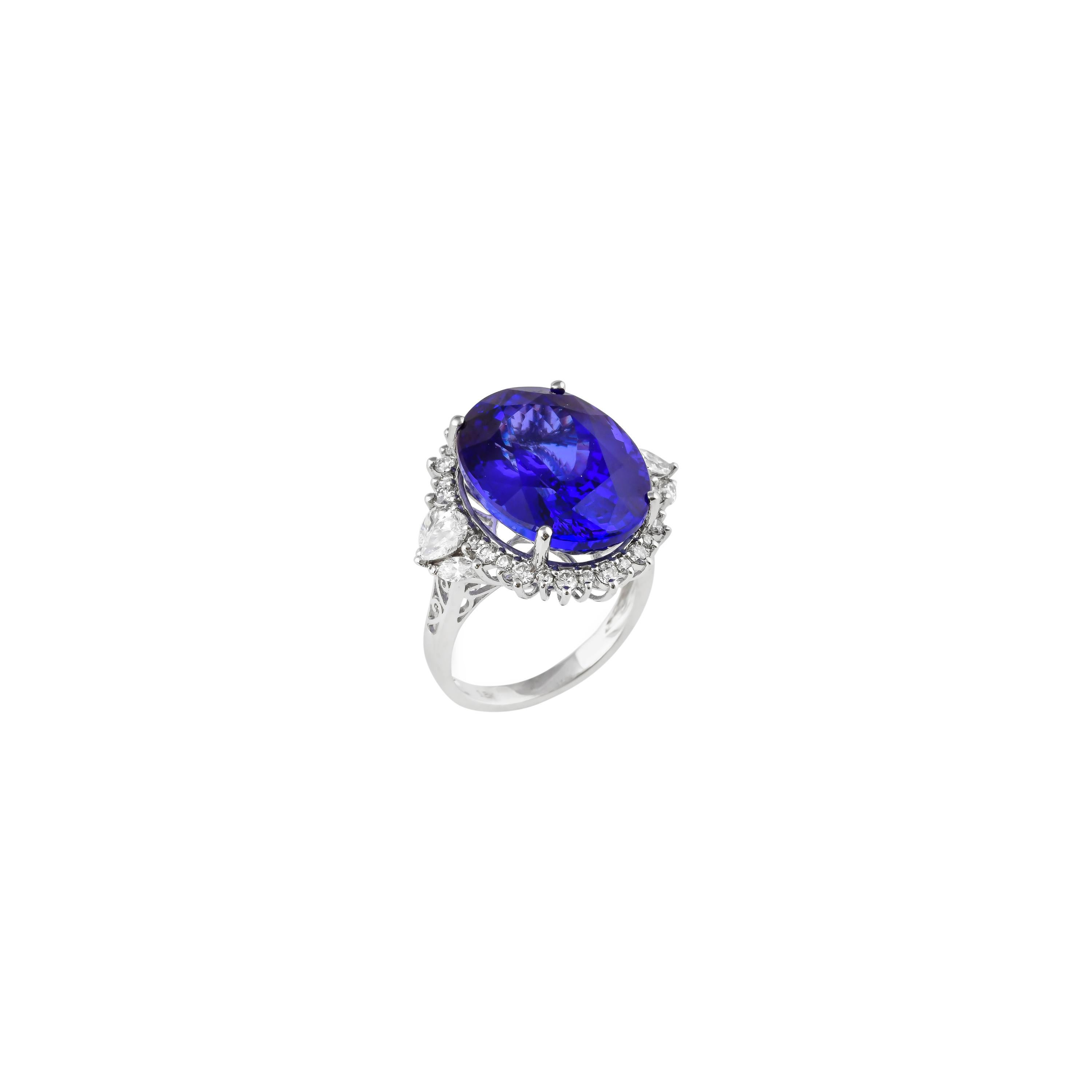 Contemporary 17.8 Carat Tanzanite and White Diamond Ring in 18 Karat White Gold For Sale