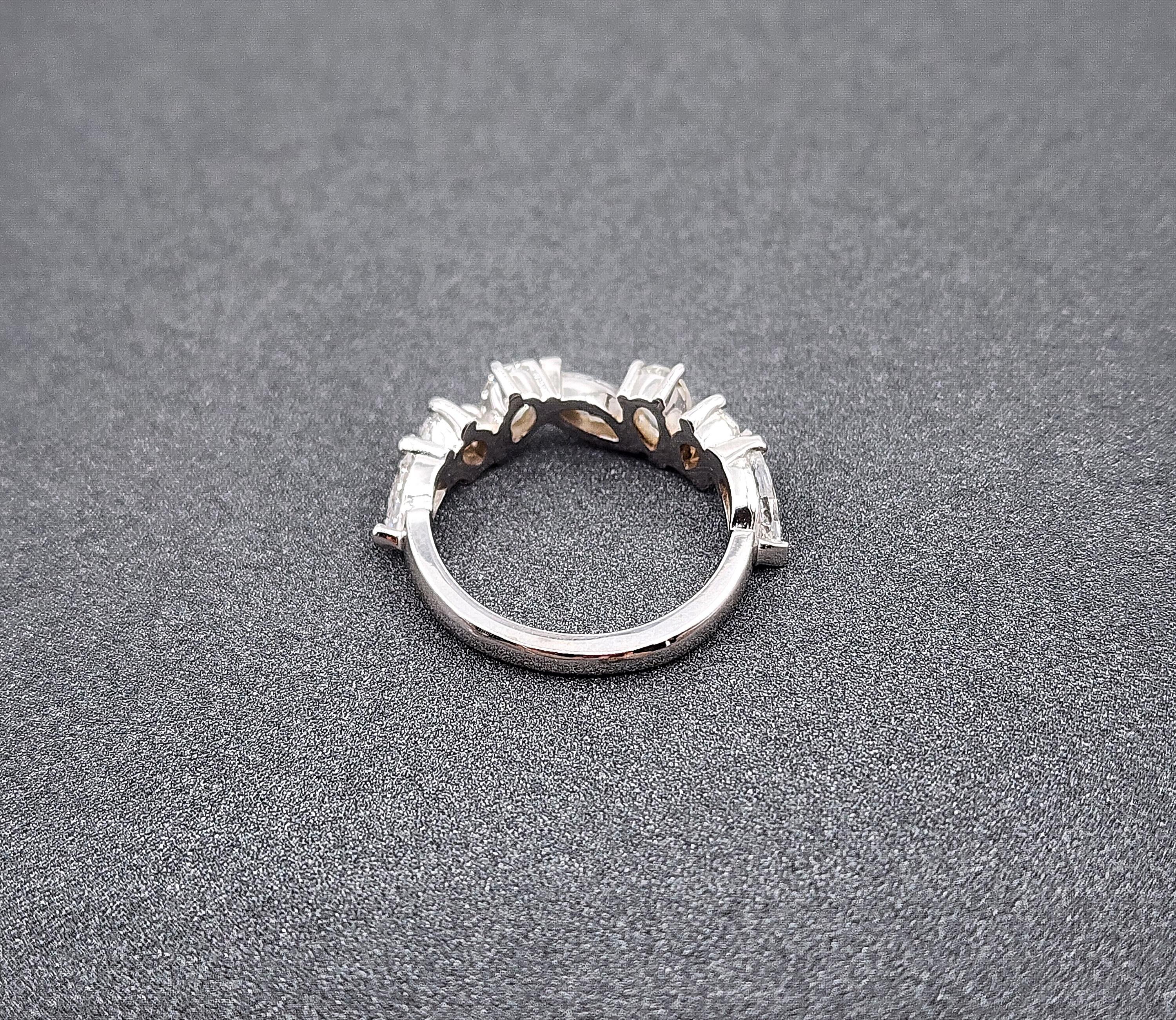 1.78 ct Mixed Shape Diamond Band For Sale 2