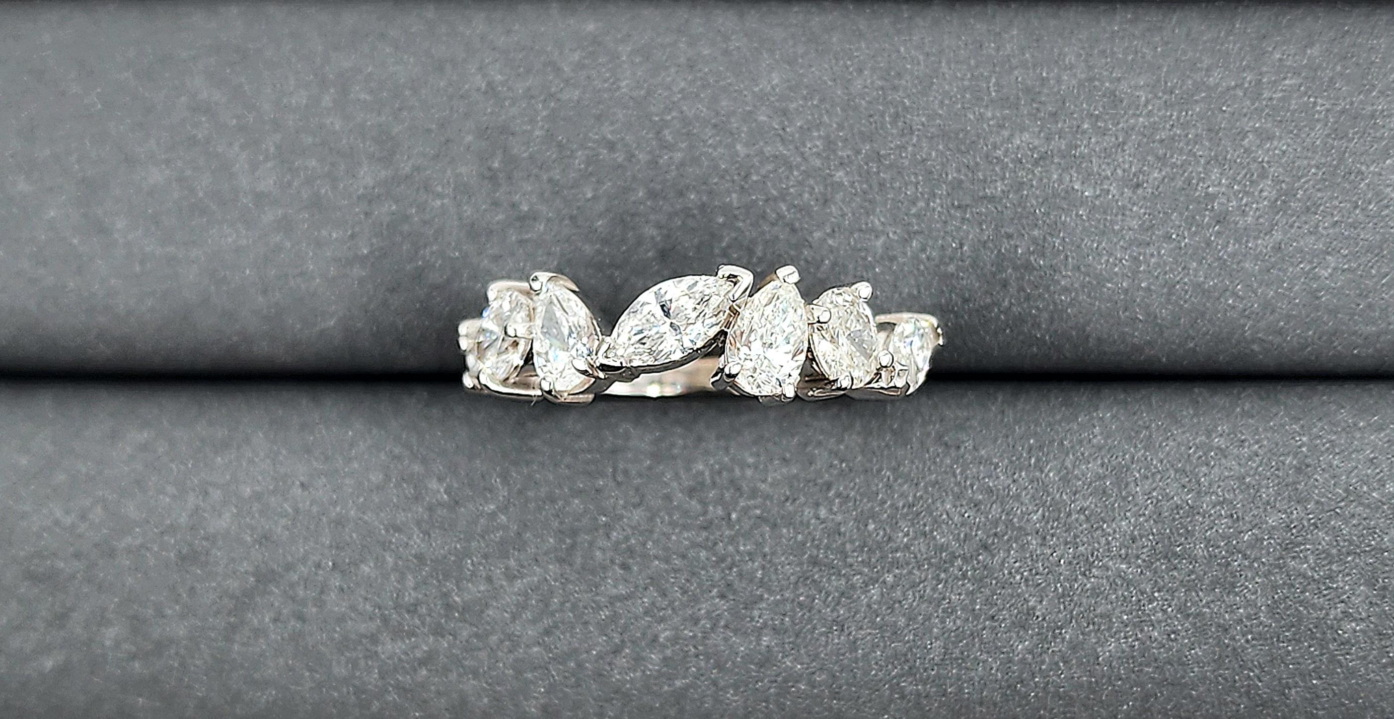 1.78 ct Mixed Shape Diamond Band In New Condition For Sale In Chicago, IL