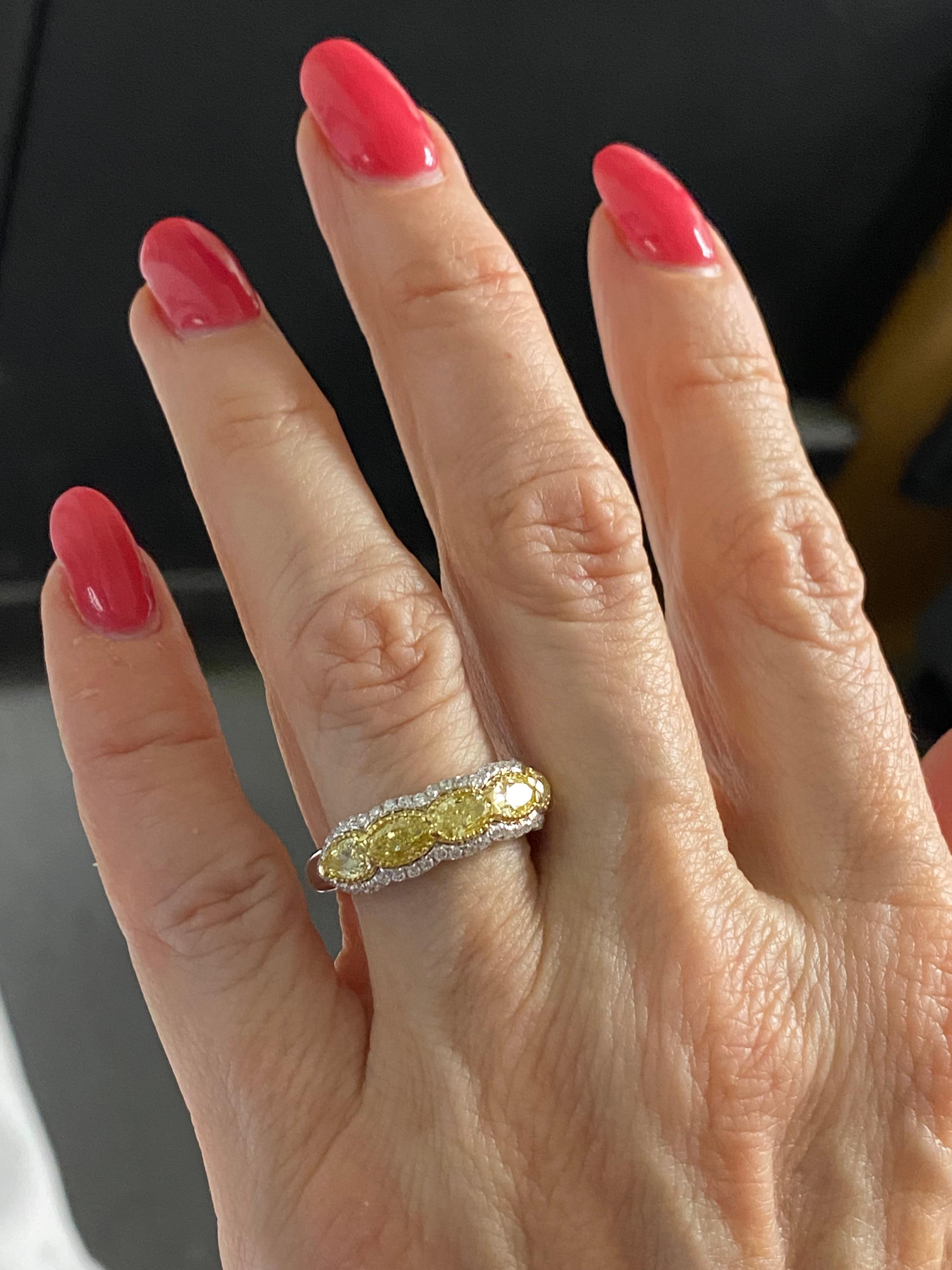 1.78 Karat Oval & Birnenförmiger Fancy Gelber Diamant Ehering 14K Weißgold Jahrestag-Ring im Angebot 2