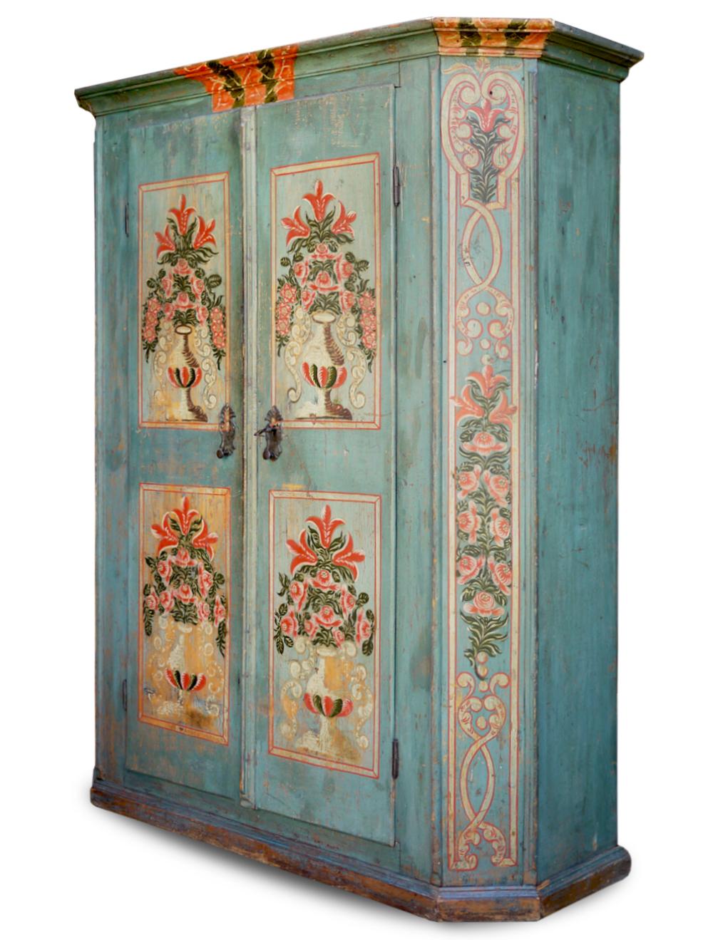 Antique Northern Italy painted wardrobe

Measures: H.182 cm - L.135 cm (145 cm to the frames) - P.47 cm (54 cm to the frames)

Two-door wardrobe, entirely painted in blue, has four panels on the doors depicting colorful cups of flowers on a blue