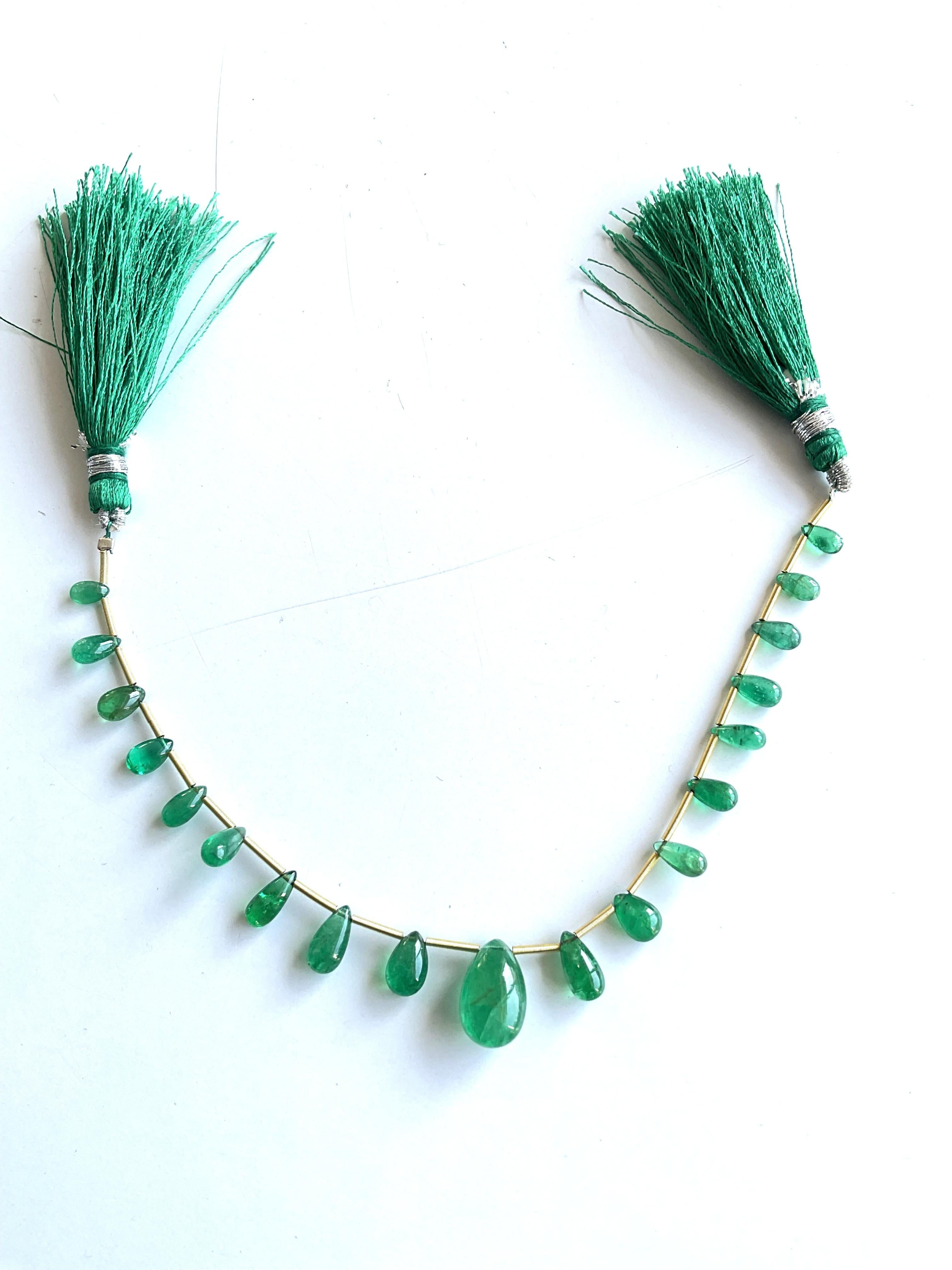 Art Deco 17.80 Carats Emerald Natural Plain Drops Layout 19 Pieces For Fine Jewelry Gem For Sale