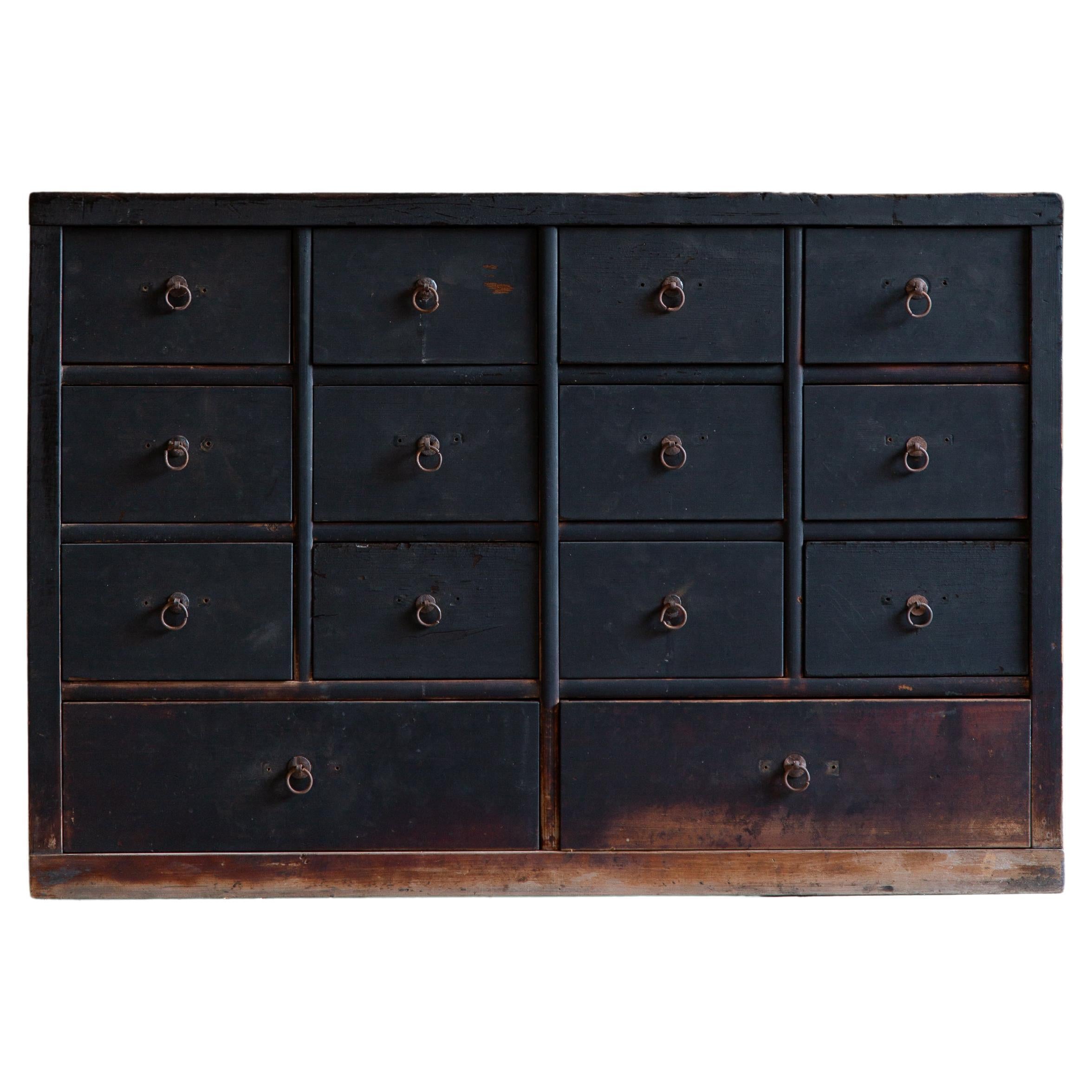 1780s-1850s Edo Japanese antique black Urushi medicine chest of drawers cabinet For Sale