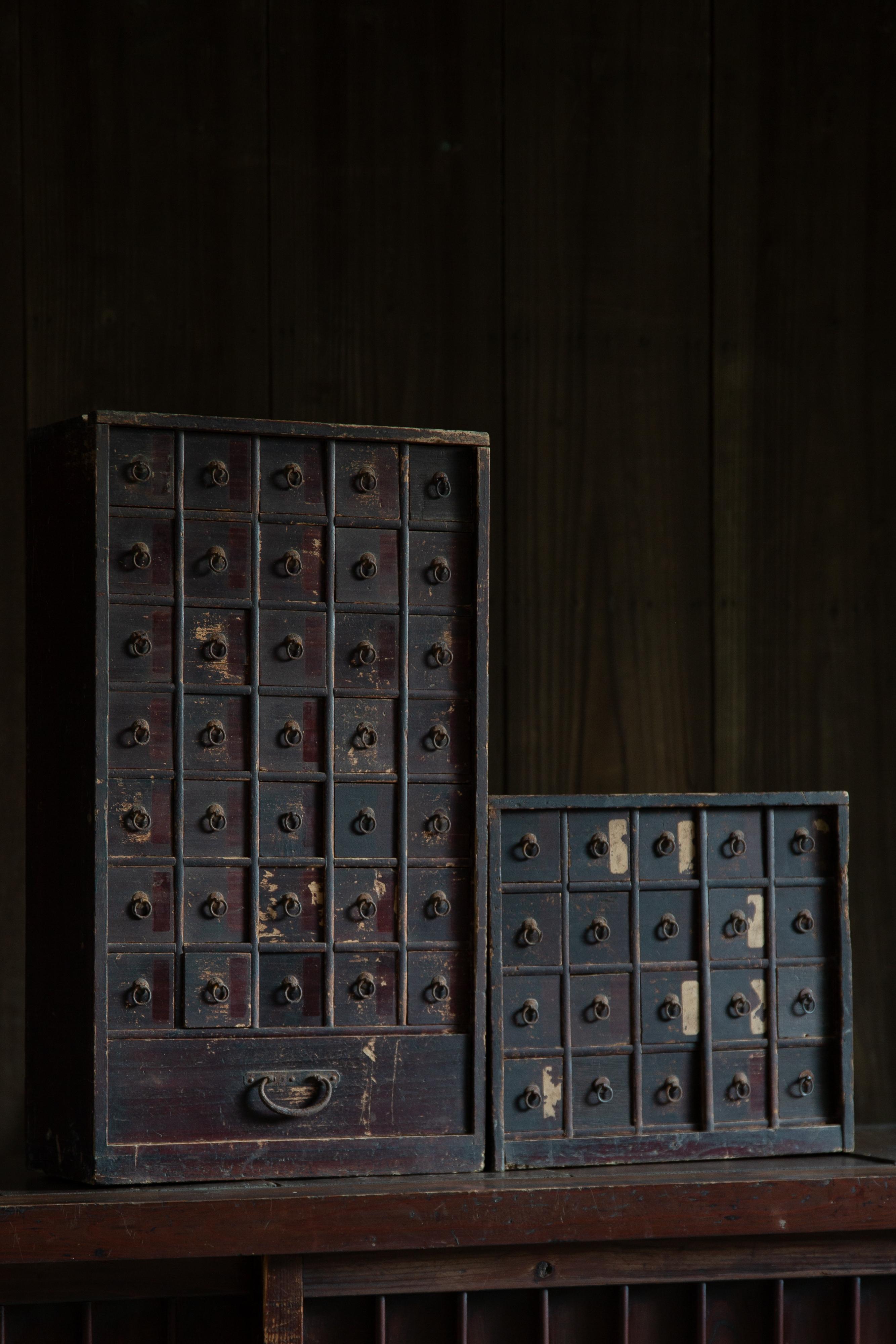 1780s-1850s Edo Japanese antique medicine chest of drawers 2pc cabinet wabi sabi For Sale 8
