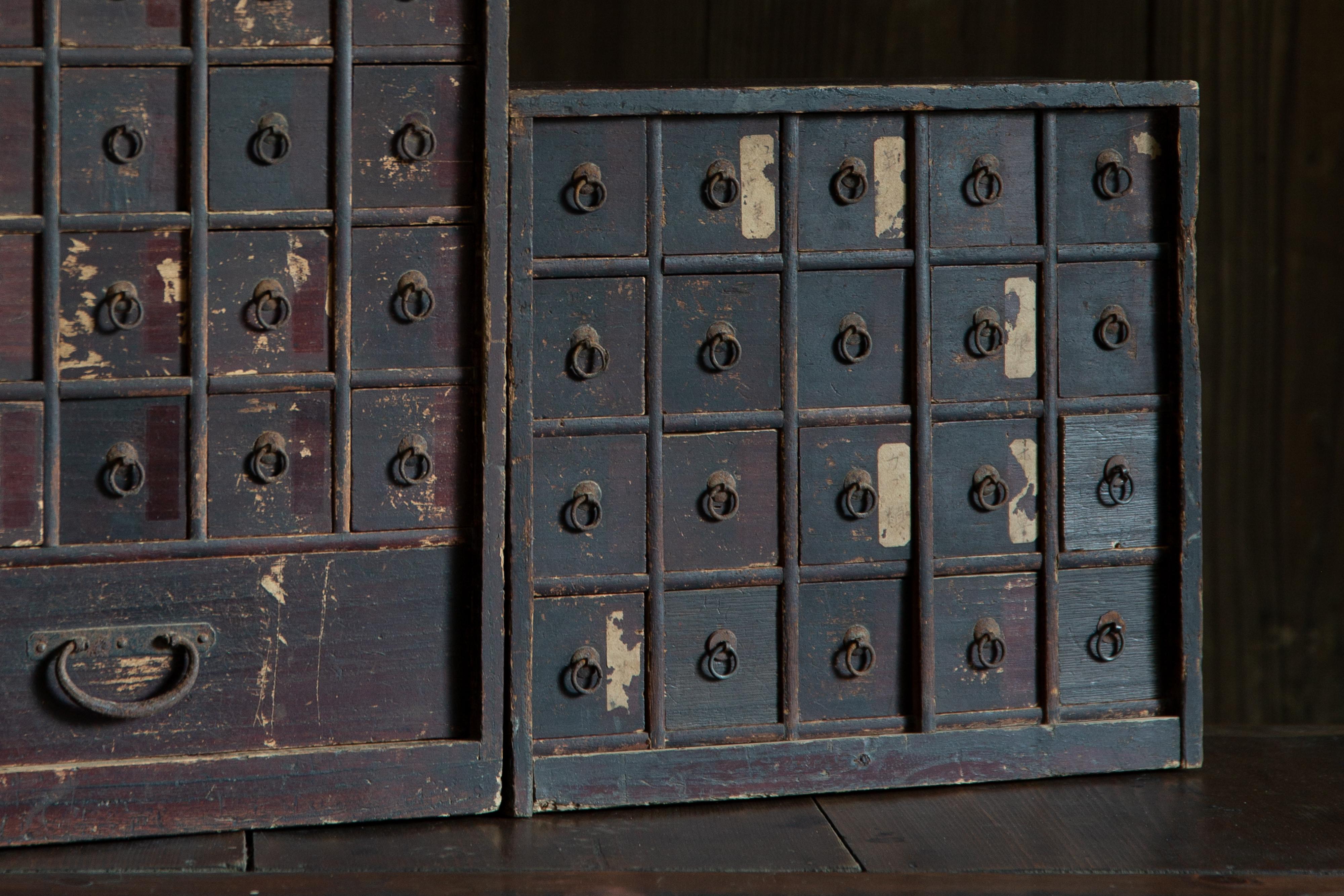 1780s-1850s Edo Japanese antique medicine chest of drawers 2pc cabinet wabi sabi For Sale 12