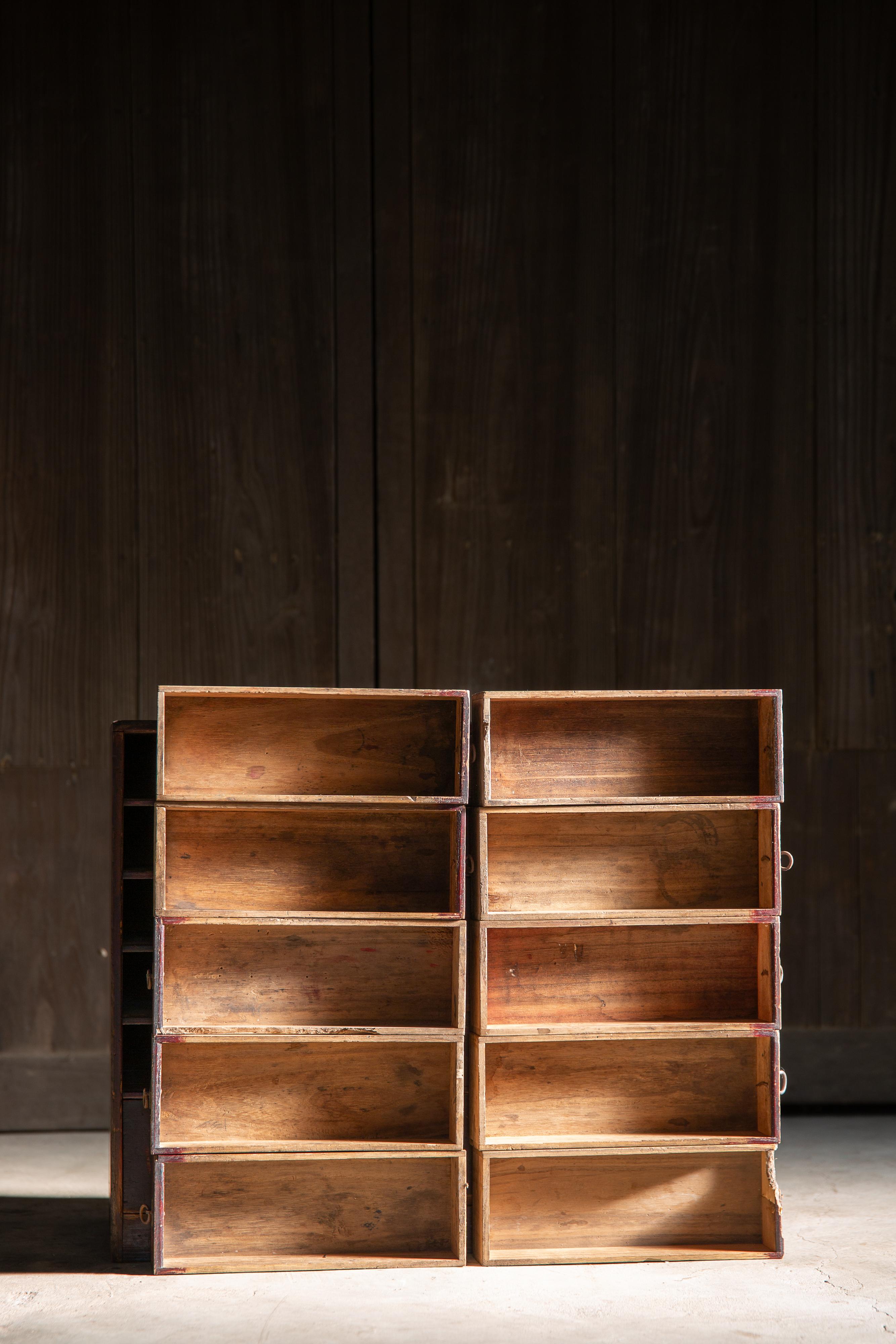 1780s-1850s Edo Japanese antique medicine chest of drawers, cabinet wabi sabi For Sale 6