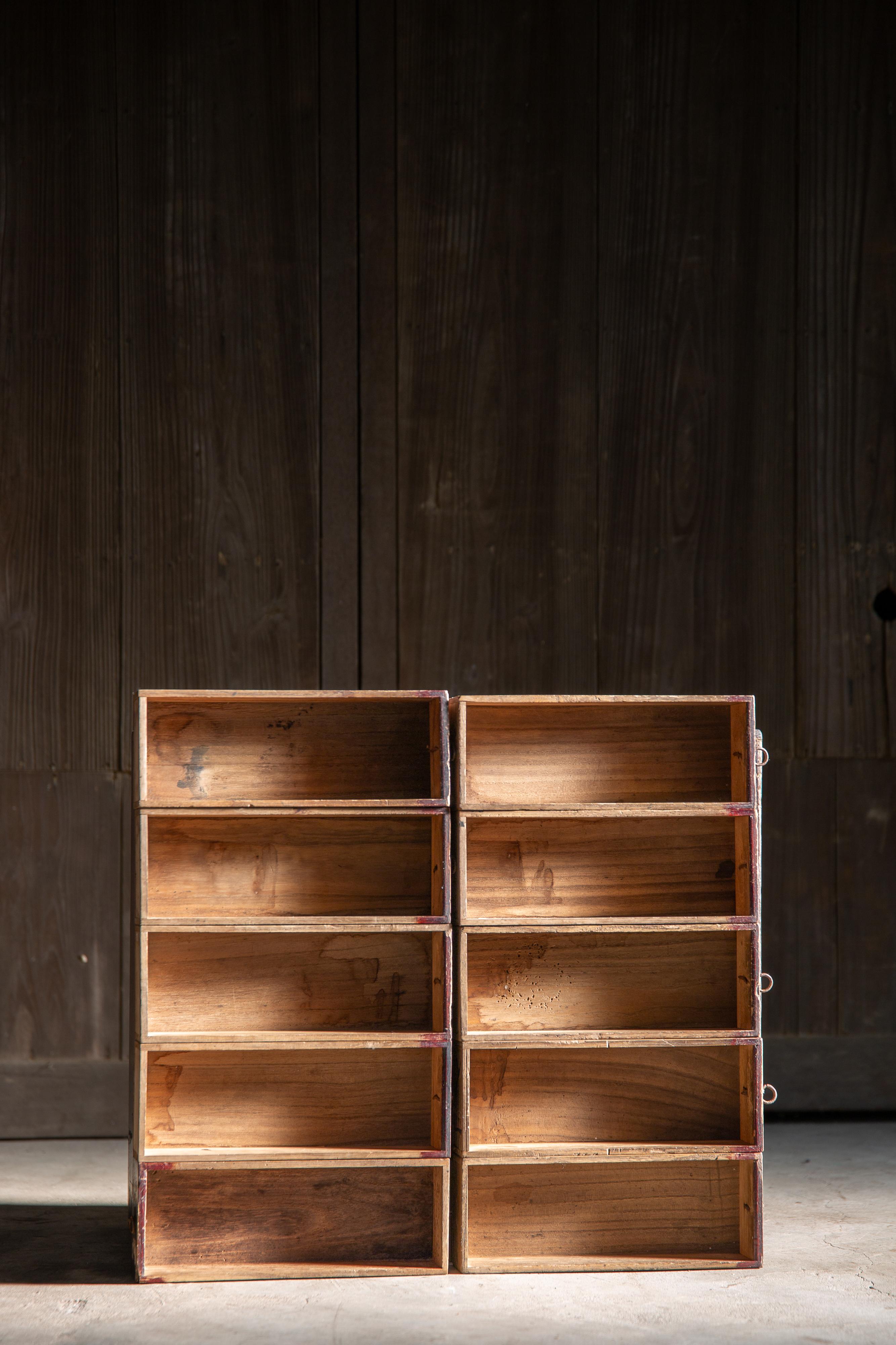 1780s-1850s Edo Japanese antique medicine chest of drawers, cabinet wabi sabi For Sale 7