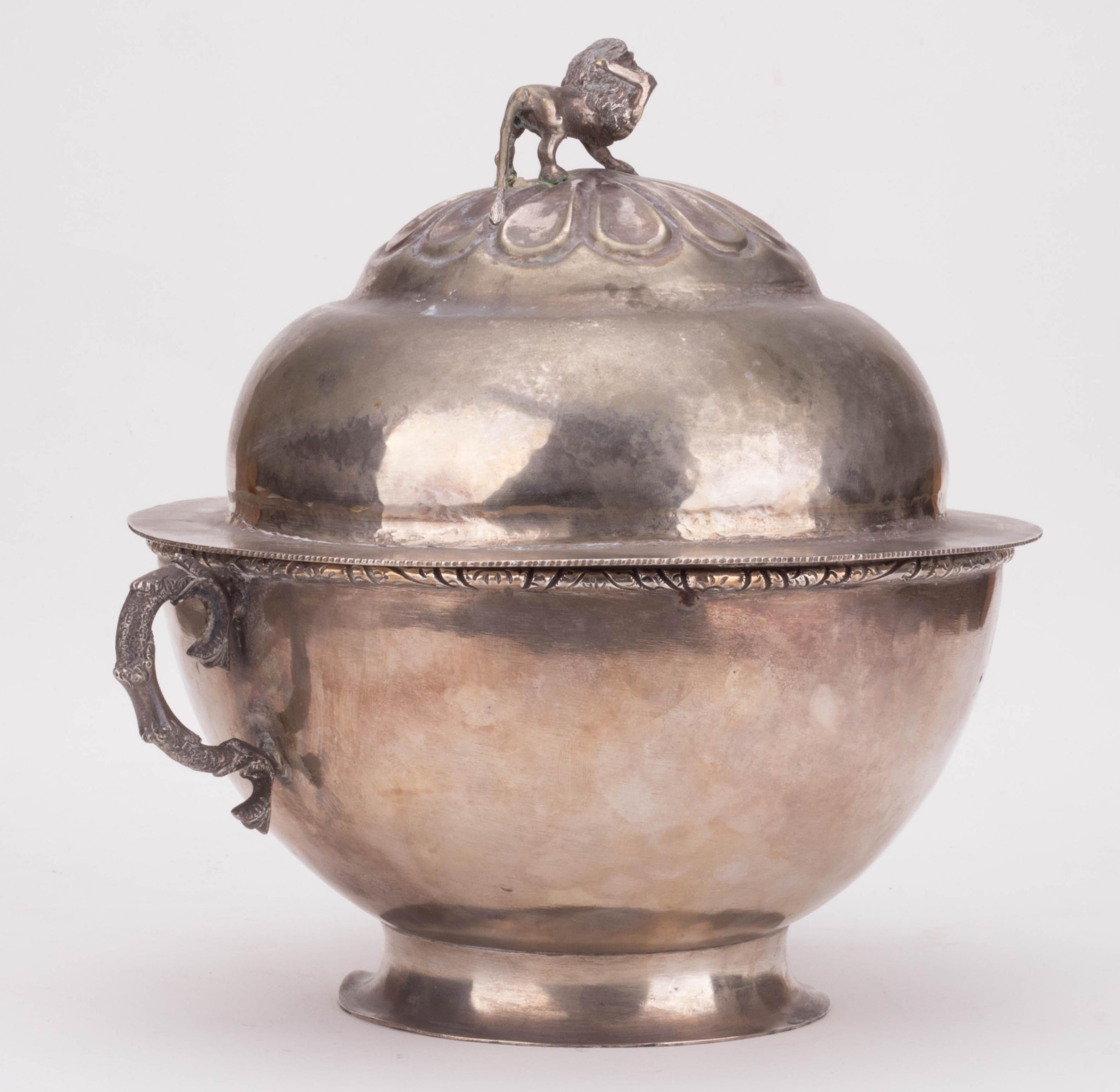 18th Century and Earlier 1780s Colonial Peruvian Globe Shaped Tureen with Lion Shaped Knob on Lid