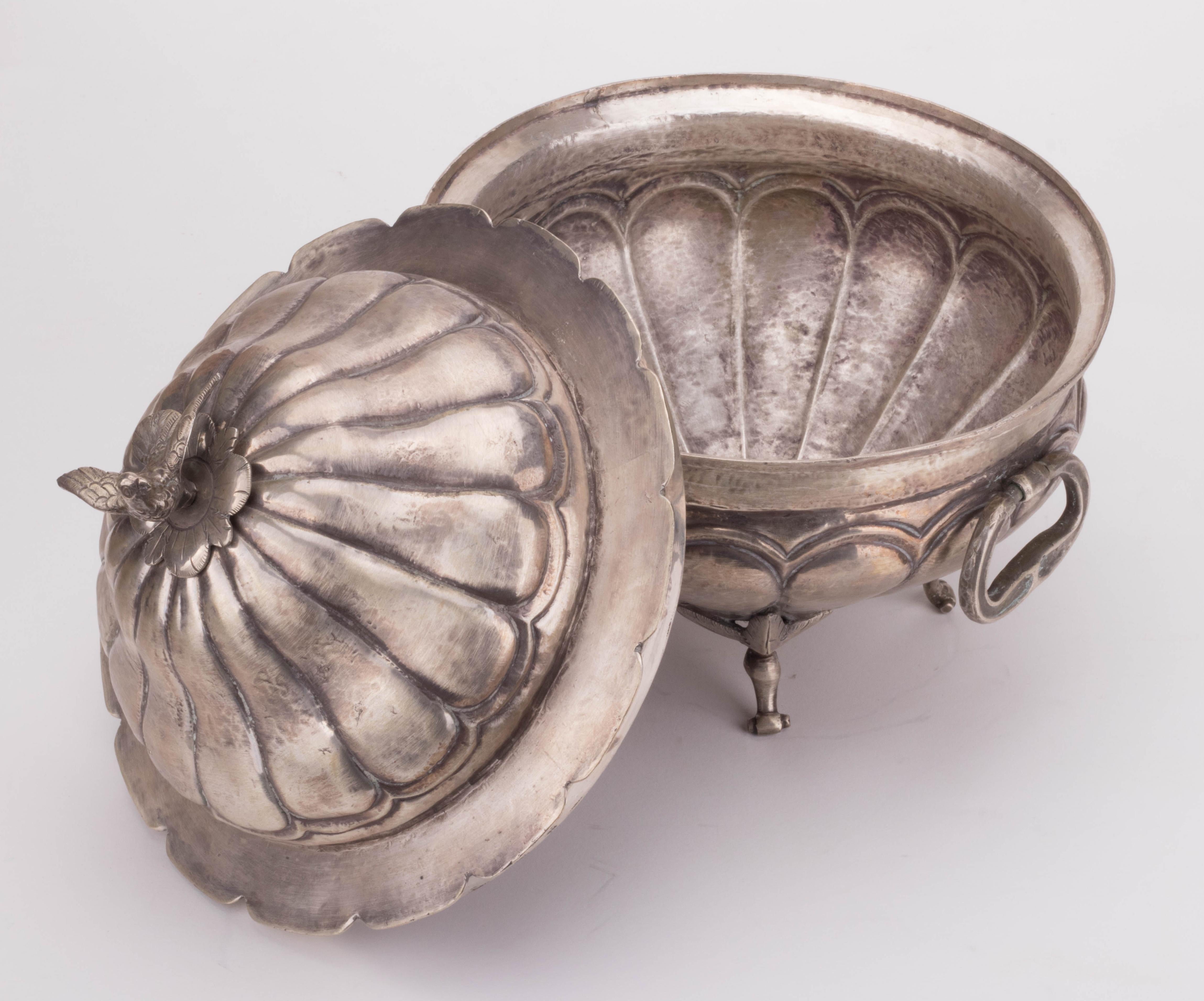 1780s Colonial Peruvian Tureen with Side Handles and Dove Shaped Knob on Lid 3