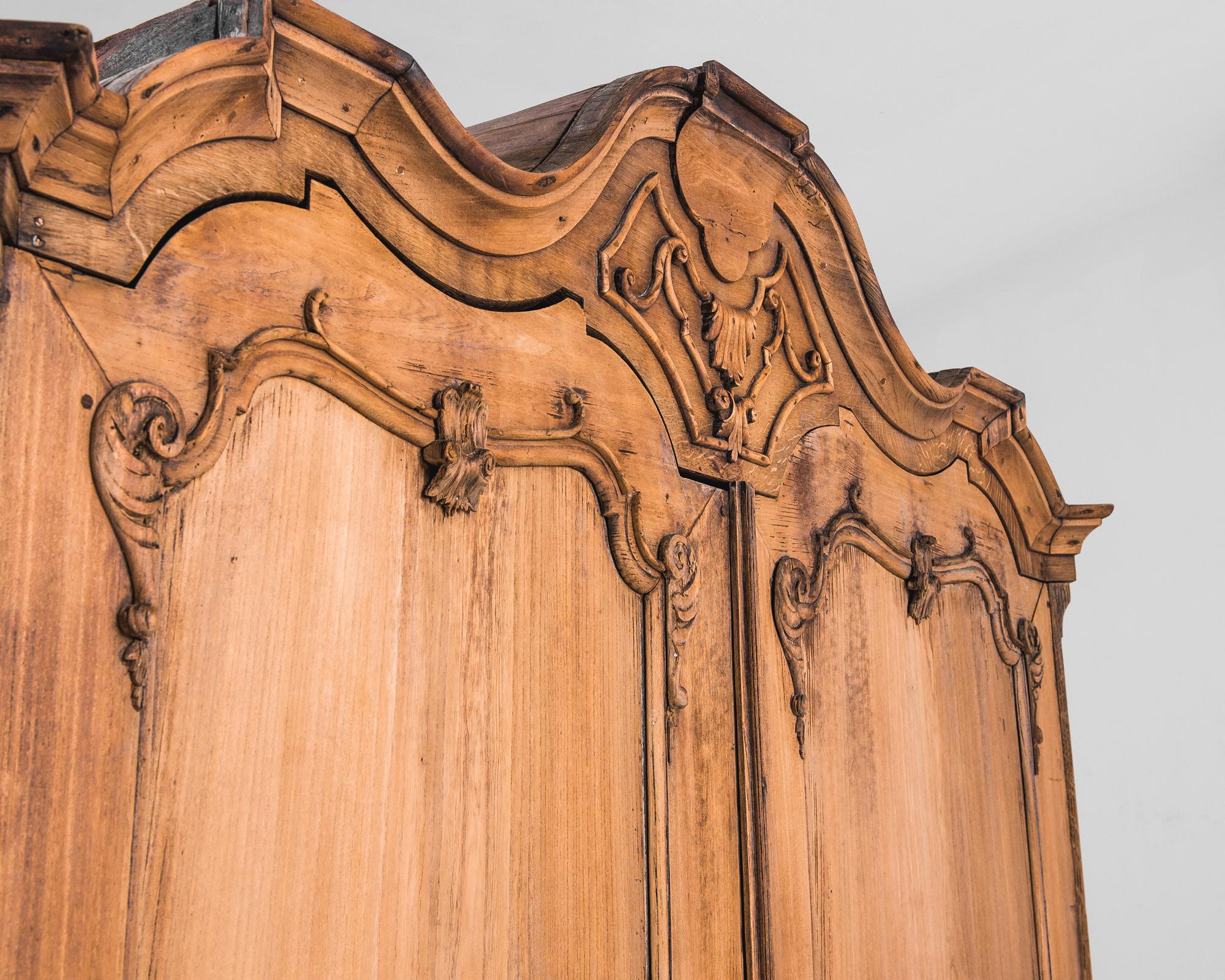 1780s Dutch Wooden Cabinet 2