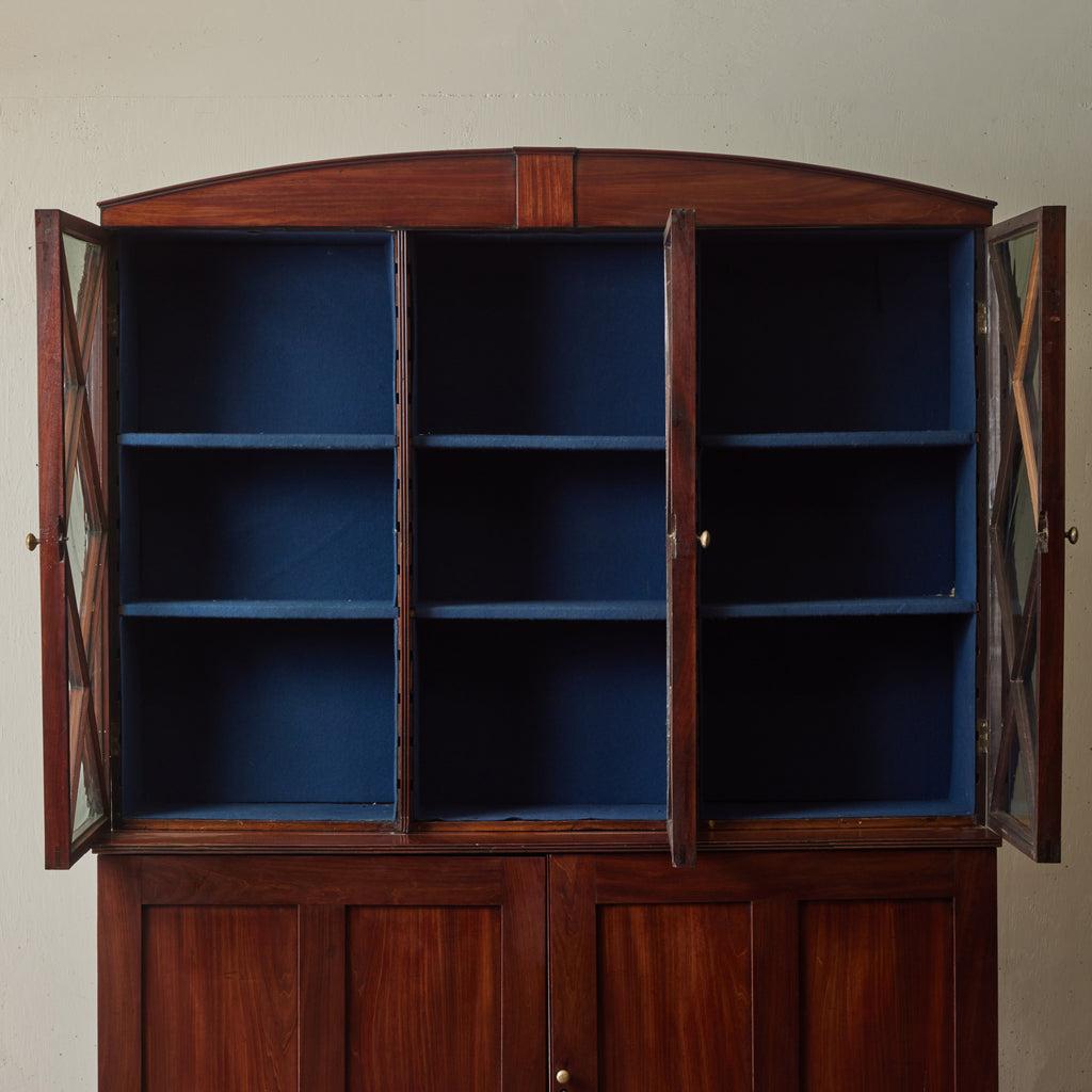 1780s English Hepplewhite Mahogany Bookcase 4