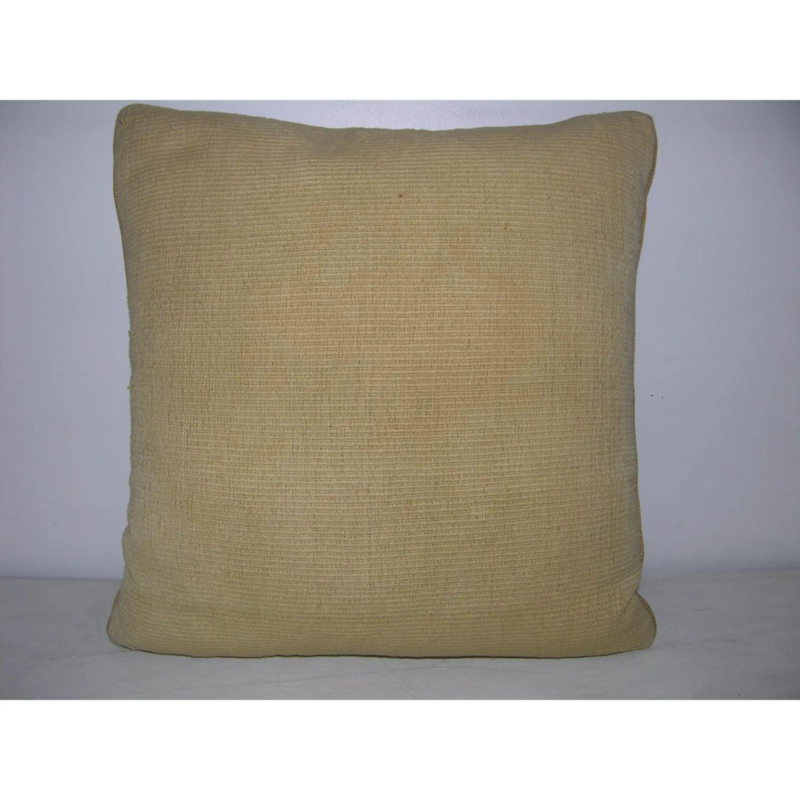1780s French Beauvias Tapestry Pillow - 17'' X 17'' In Good Condition For Sale In Los Angeles, US