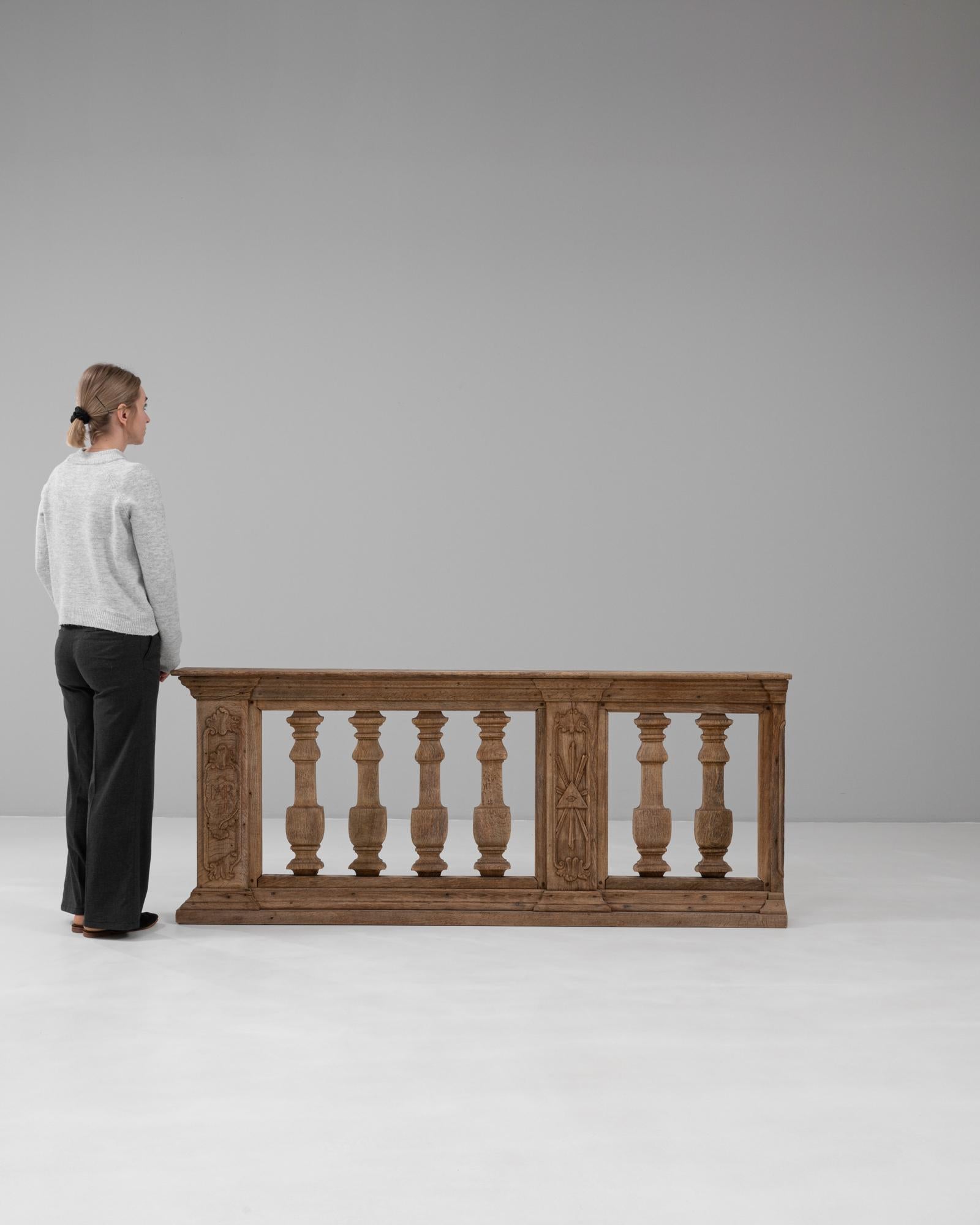 Balaustrada francesa de roble tallada a mano de la década de 1780 Francés en venta