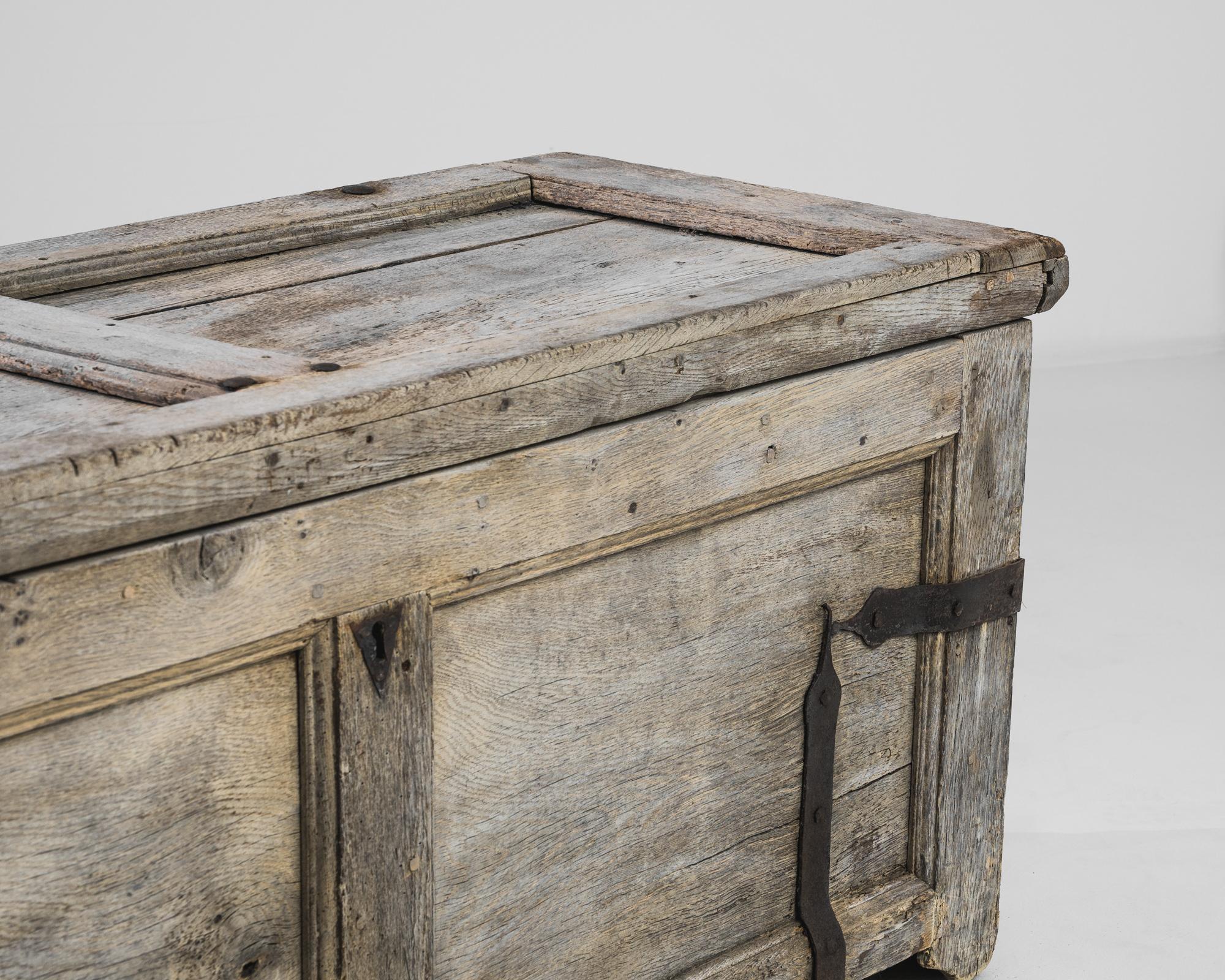 18th Century 1780s German Bleached Oak Trunk