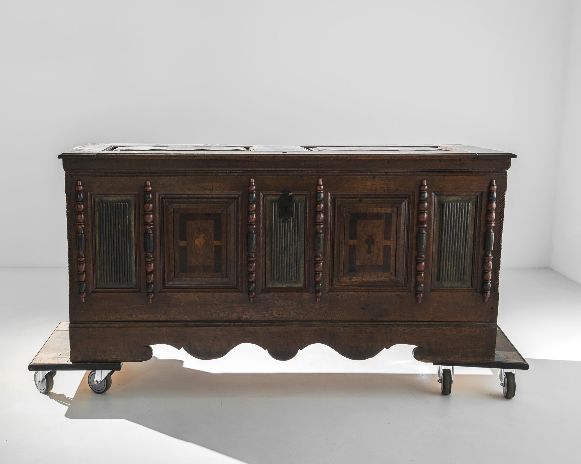 Baúl de madera alemán de 1780 con pátina original Alemán