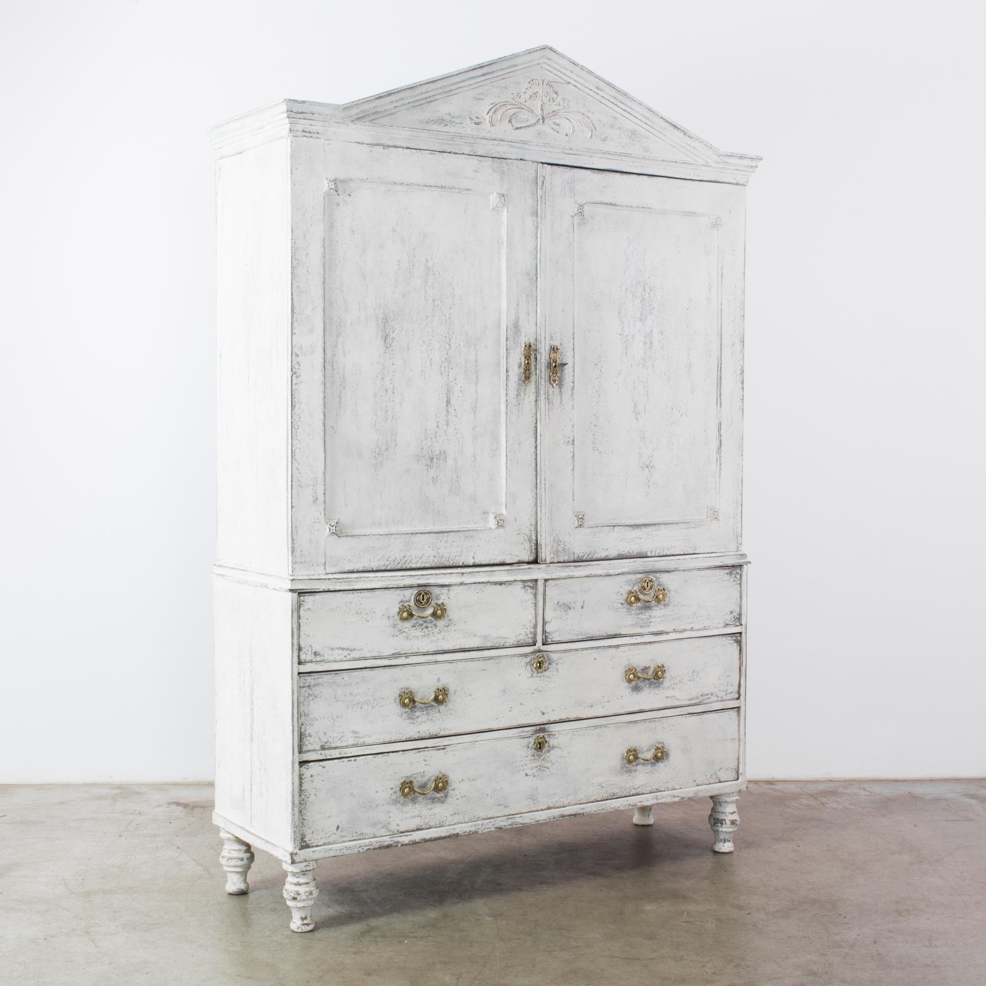 1780s Louis XVI Style  Belgian White Patinated Cabinet In Good Condition In High Point, NC