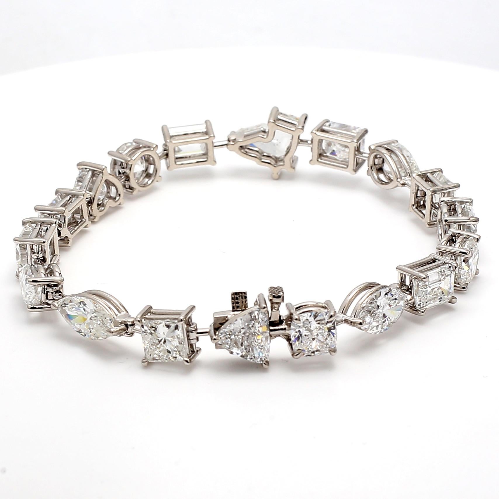 17.83 Carat Mix Cut D-G SI1-I1 GIA Diamond 18 Karat White Gold Tennis Bracelet For Sale 3