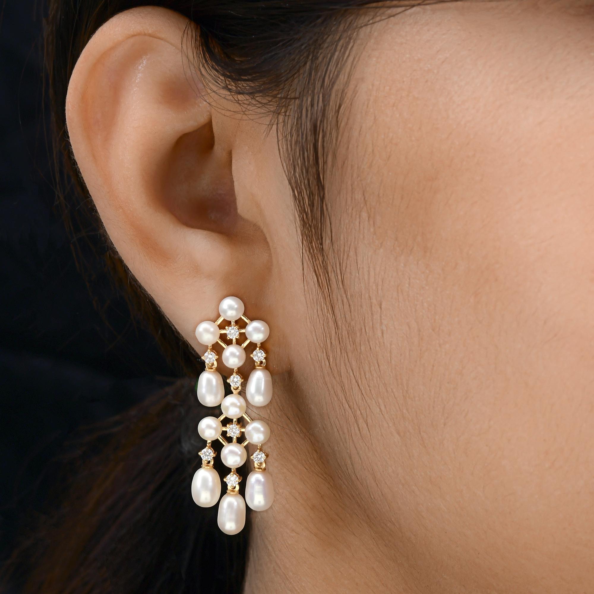 Round Cut 17.83 Carat Pearl Chandelier Earrings 0.58 Ct SI/H Diamond 18 Karat Yellow Gold For Sale