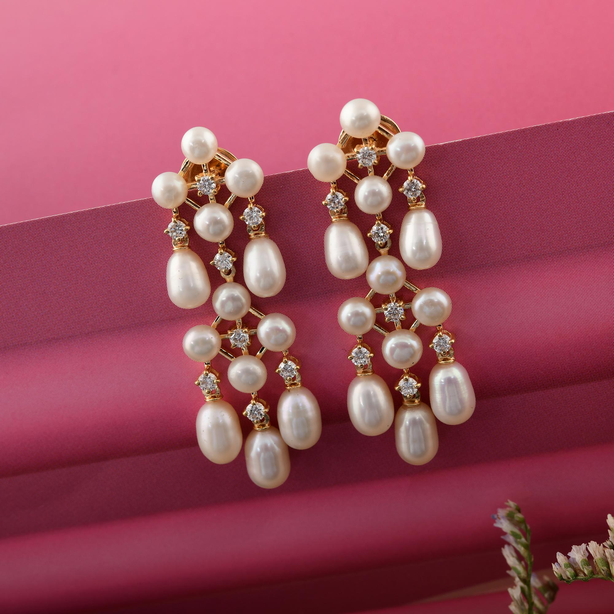 17.83 Carat Pearl Chandelier Earrings 0.58 Ct SI/H Diamond 18 Karat Yellow Gold In New Condition For Sale In Diera, Dubai