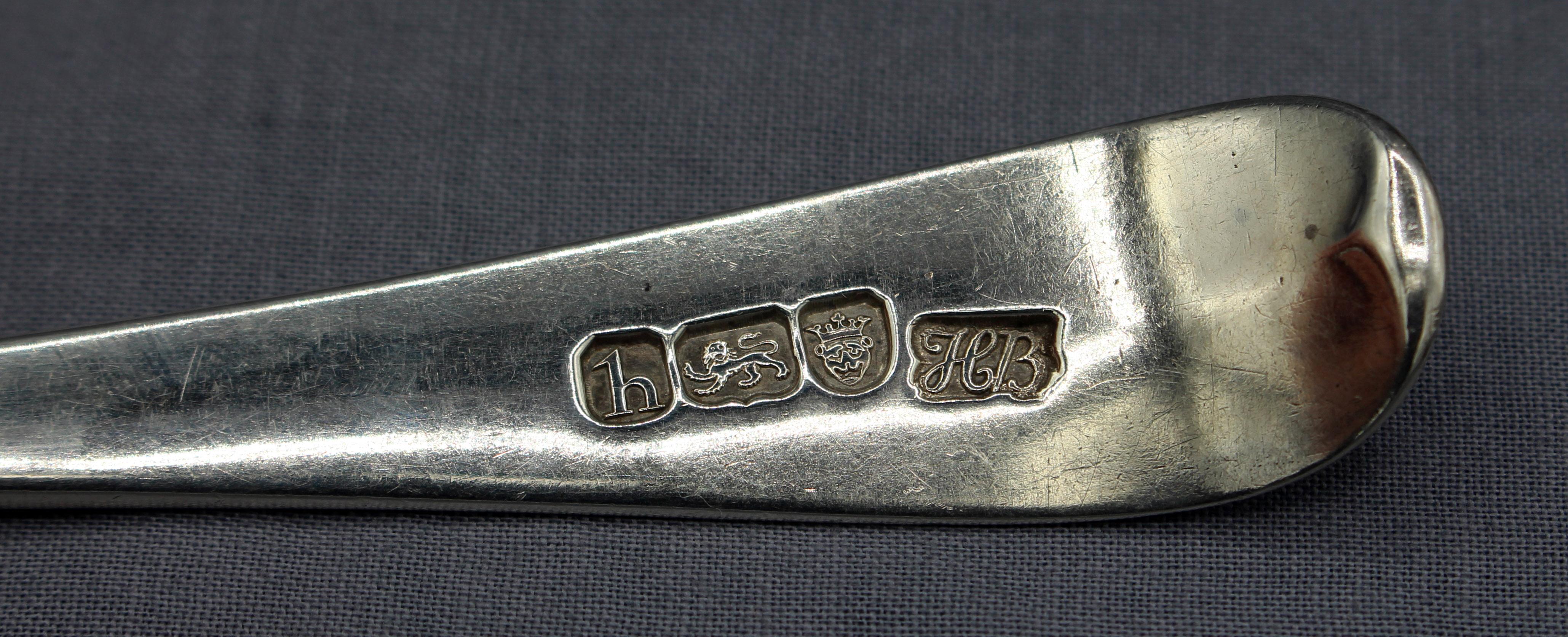 Néoclassique Cuillère de table en argent sterling à motif anglais ancien de 1783 par Hester Bateman en vente