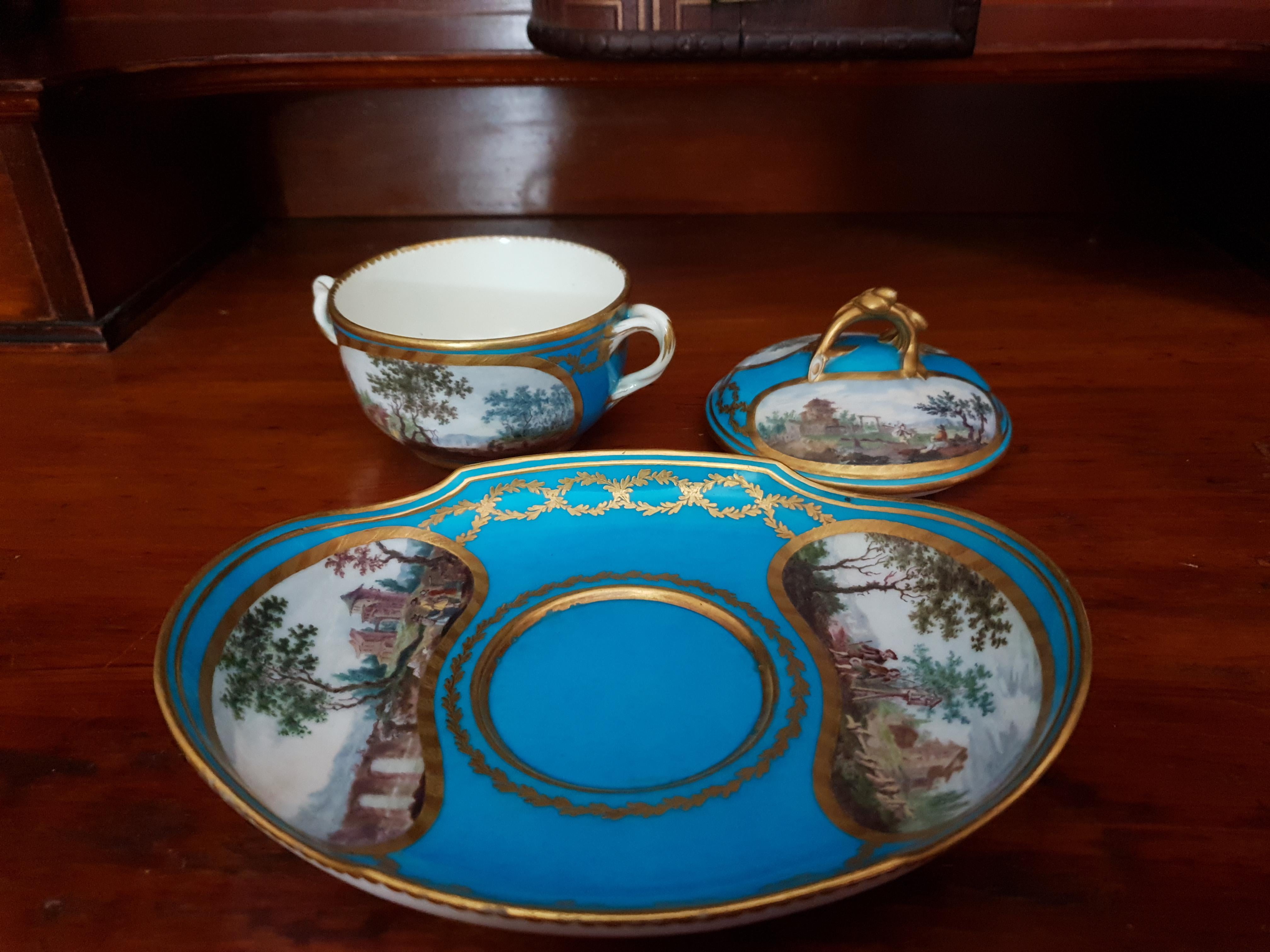  18th Century Sevres Blue Hand Painted Lidded Chocolate Cup & Saucer For Sale 1