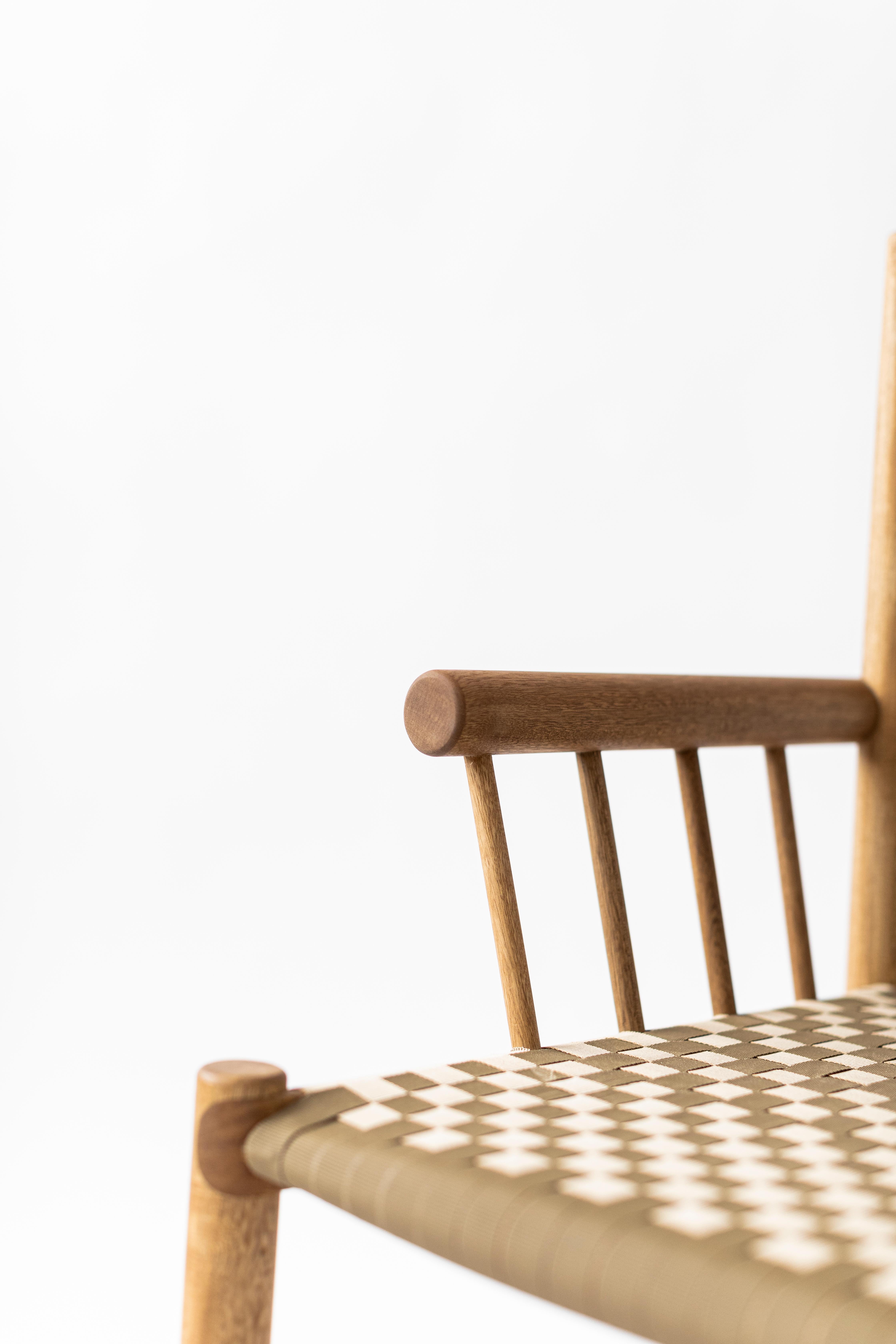 Chaise à bascule en bois de la collection 1784 Neuf - En vente à CDMX, MX