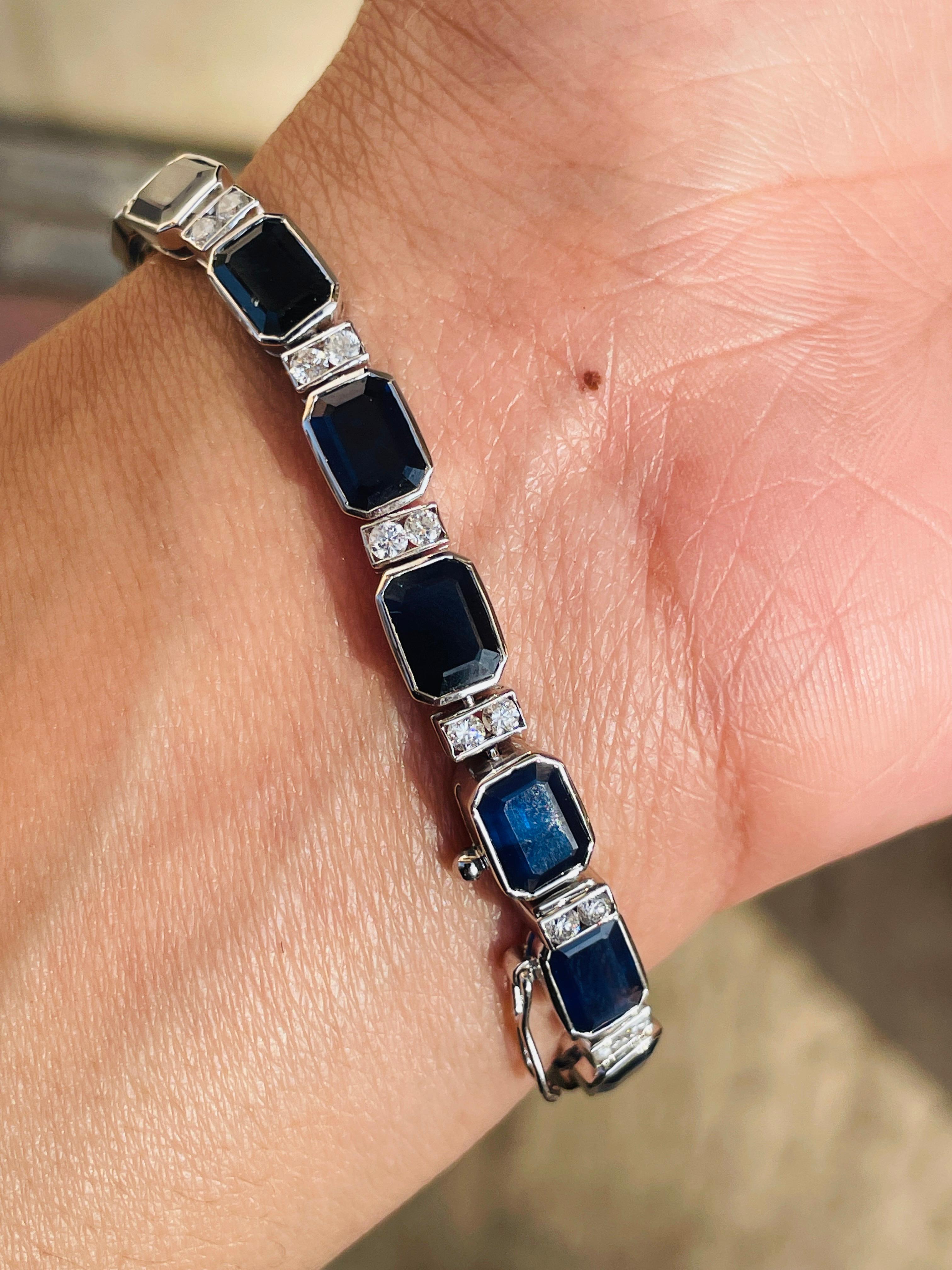17.85 Ct Blue Sapphire Bracelet in 18 Karat White Gold with Prong Set Diamonds For Sale 3
