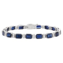 17.85 Ct Blue Sapphire Bracelet in 18 Karat White Gold with Prong Set Diamonds