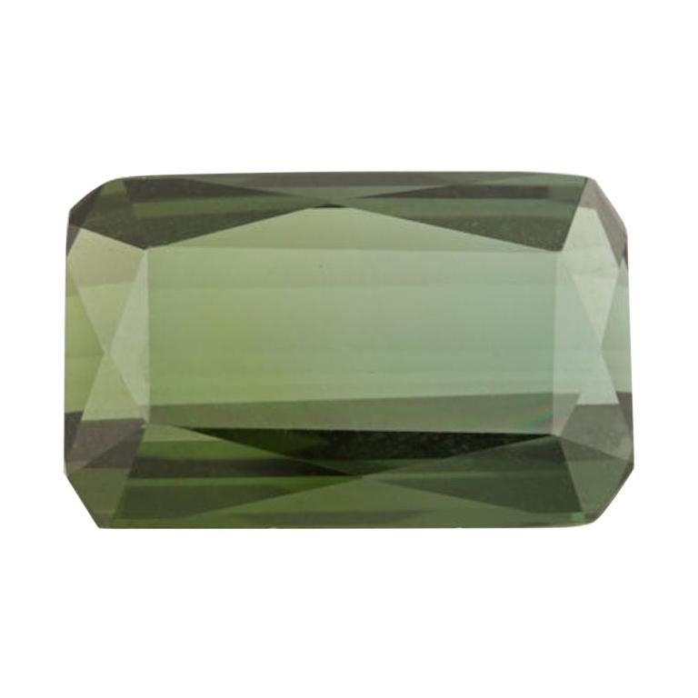 Tourmaline non sertie de 17,86 carats, véritable pierre verte rectangulaire