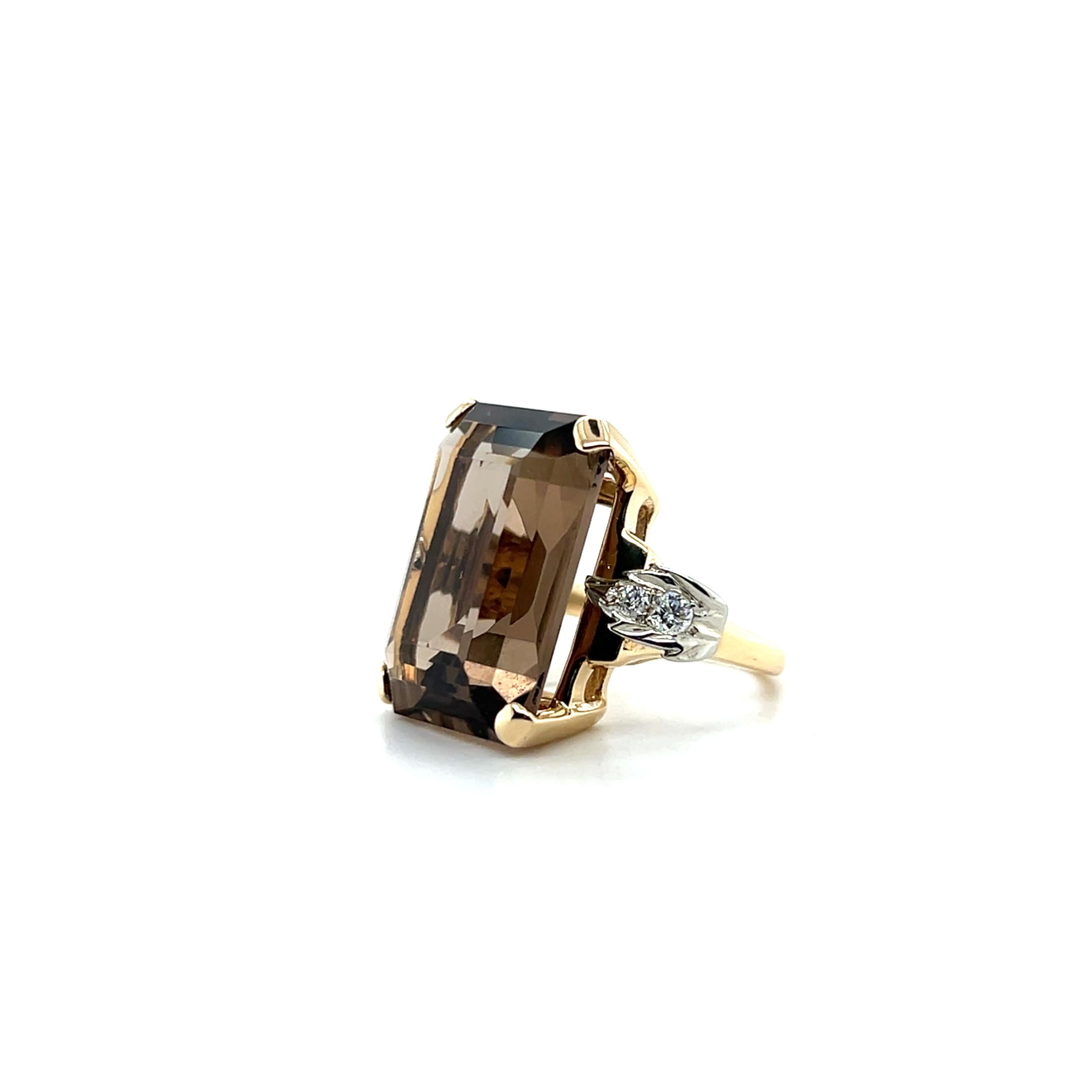 Anello da cocktail con diamante di quarzo fumé e oro giallo 14k da 17,86 carati, anni '40 In condizioni buone in vendita a Towson, MD