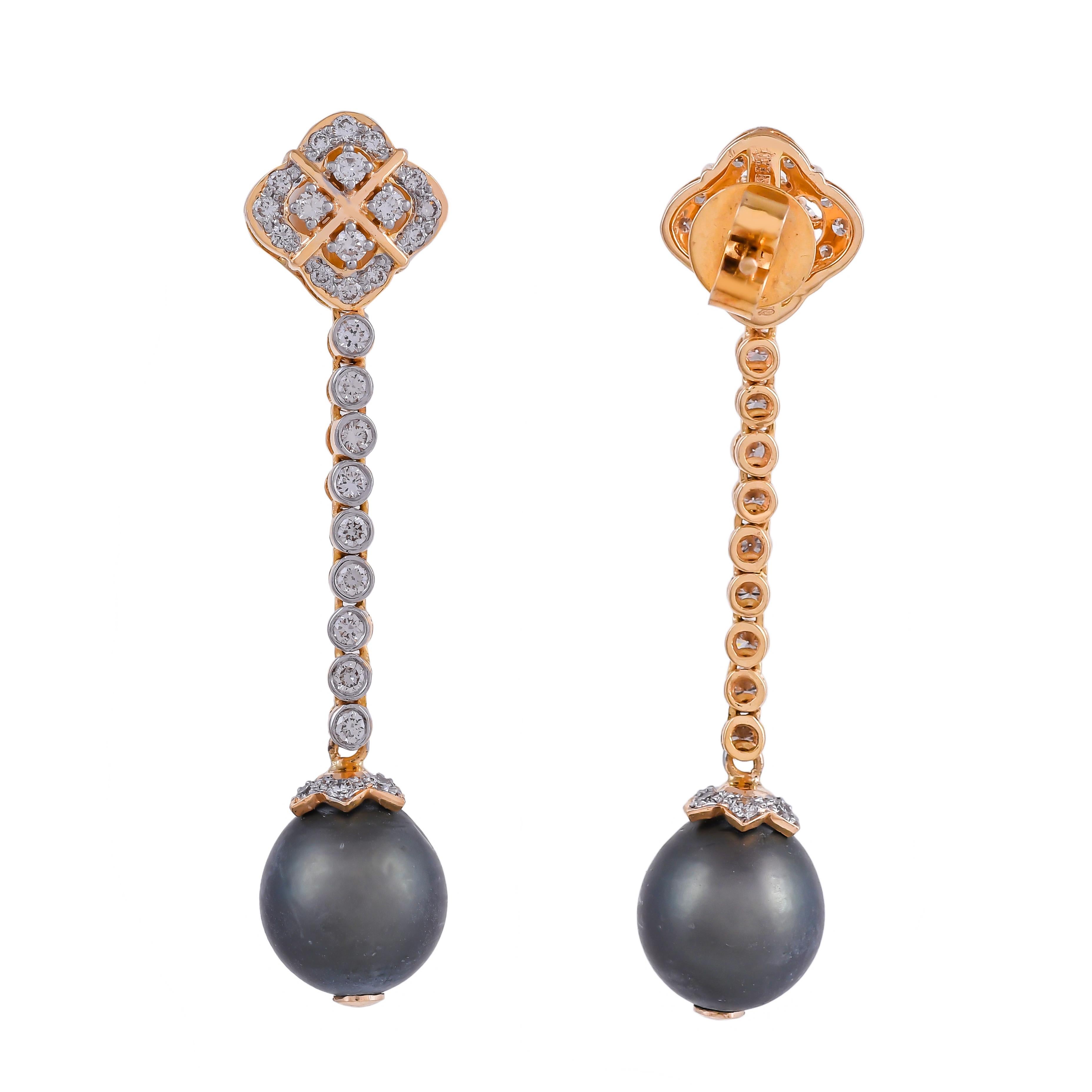 Modern 17.87 Carat Tahitian Pearl Diamond 18 Karat Yellow Gold Earrings For Sale