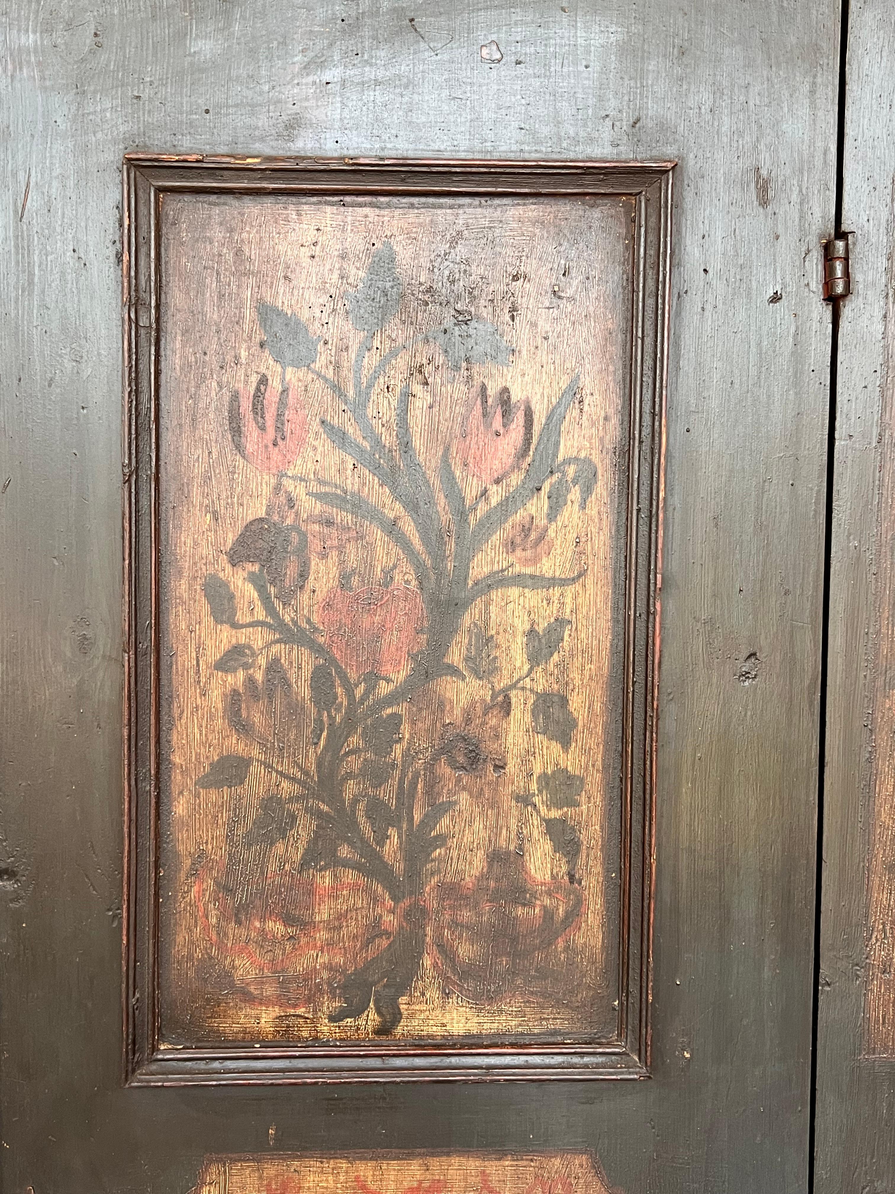 Armario pintado español de 1788 en venta 3