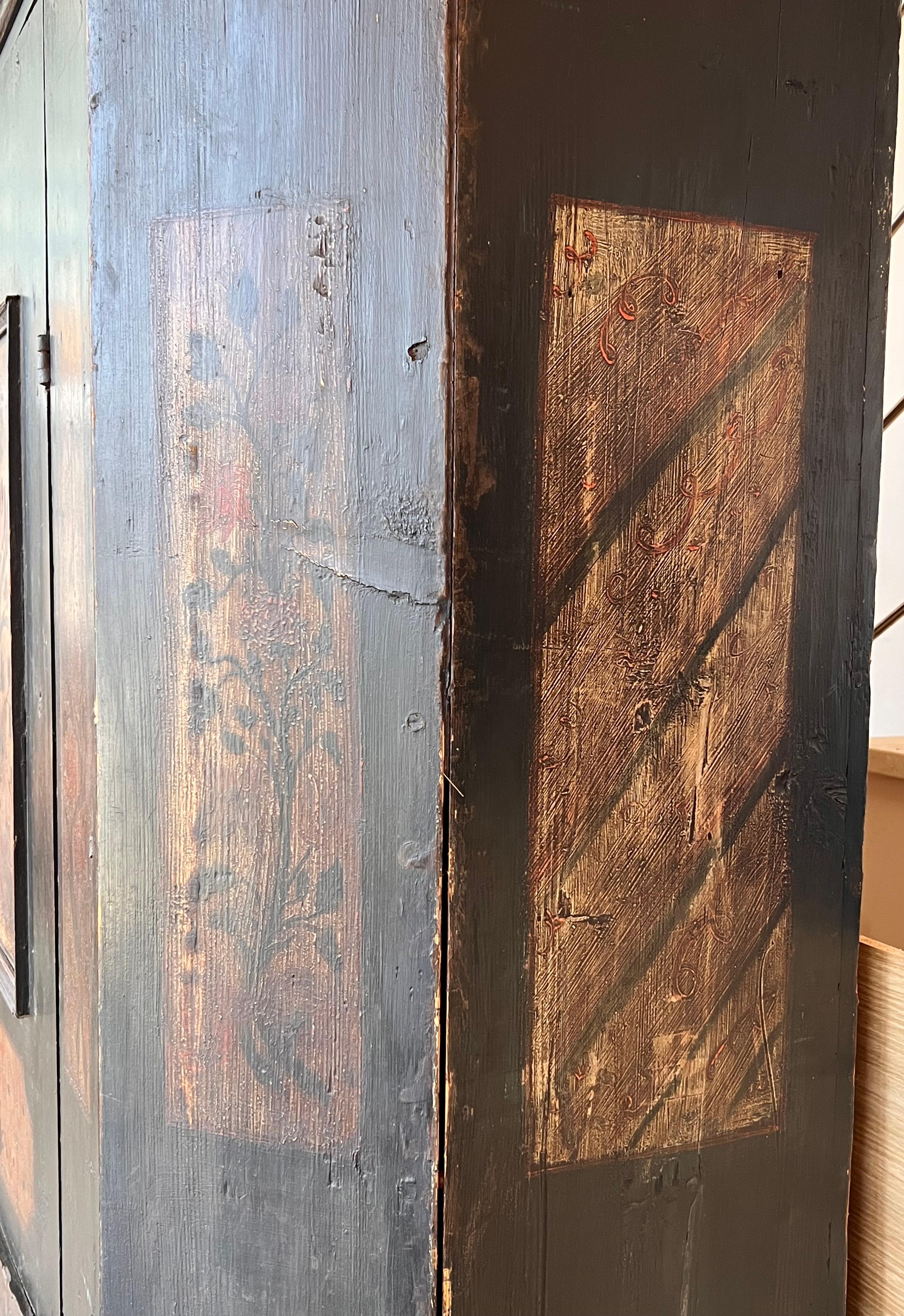 Armario pintado español de 1788 en venta 4