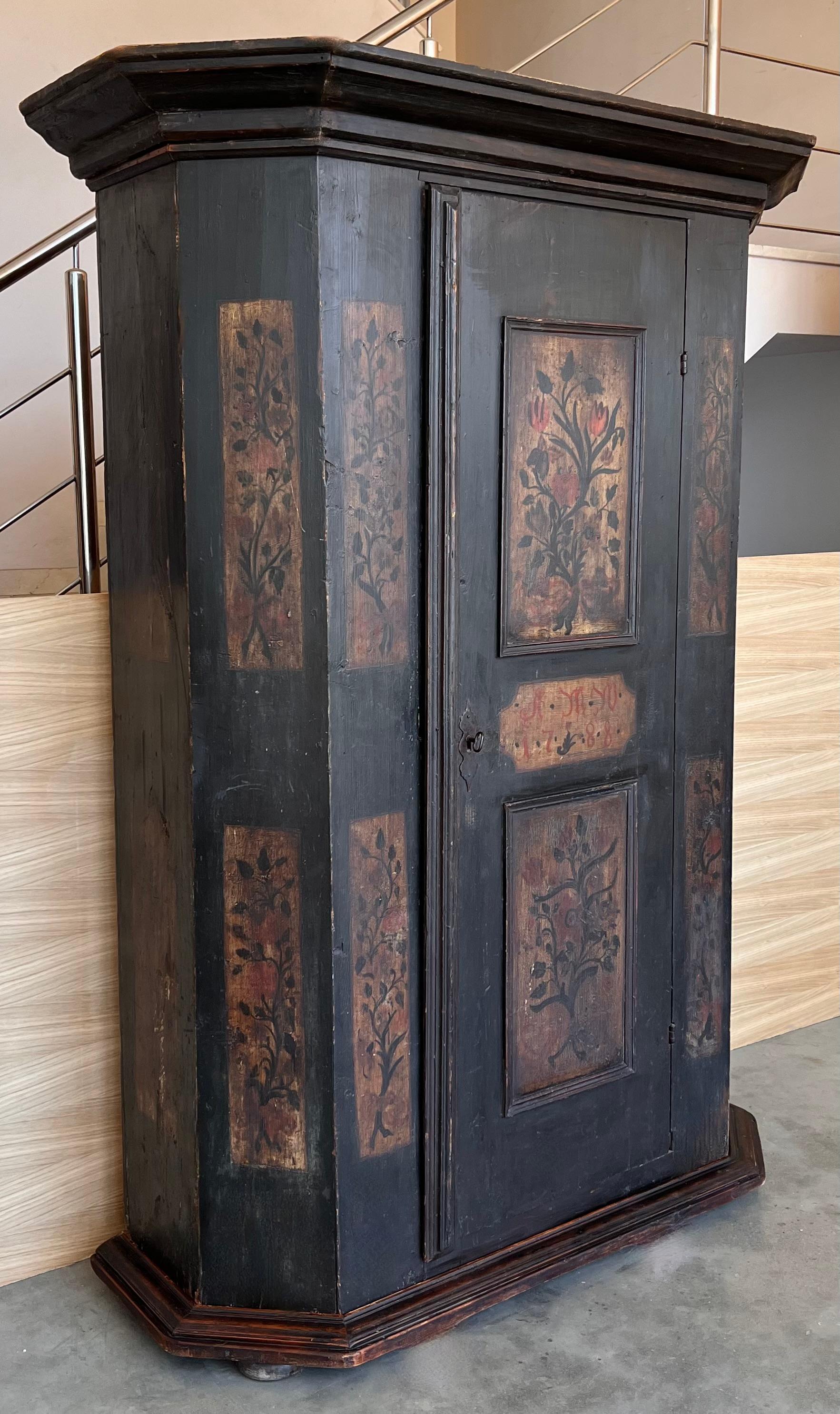 Armario pintado español de 1788 en Bueno estado para la venta en Miami, FL